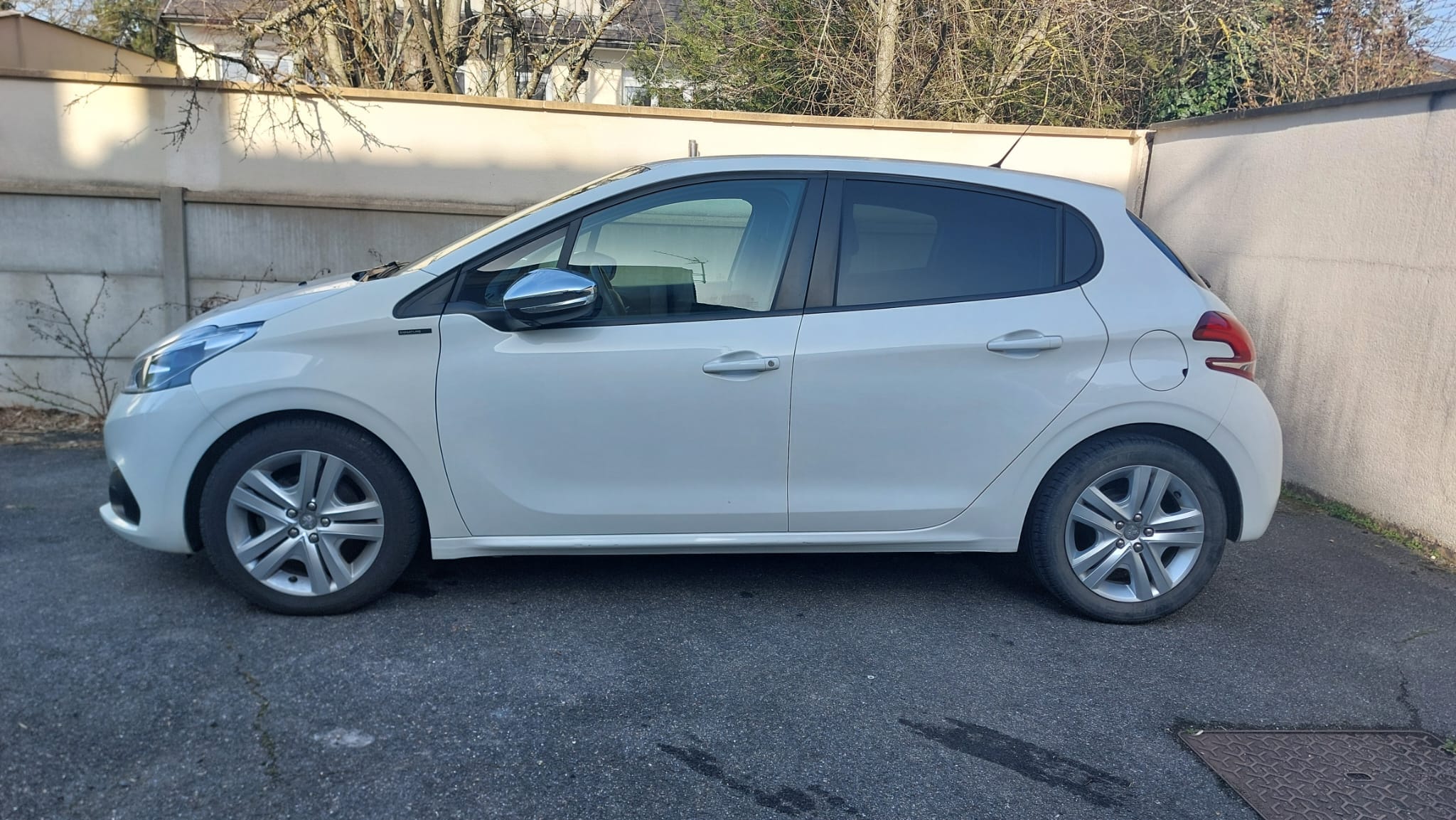Peugeot 208 Signature avec Climatisation