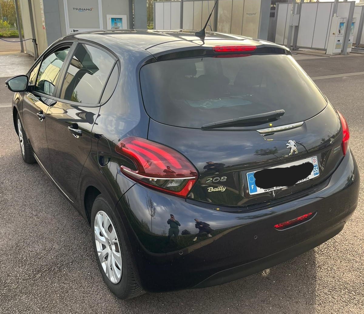 Peugeot 208