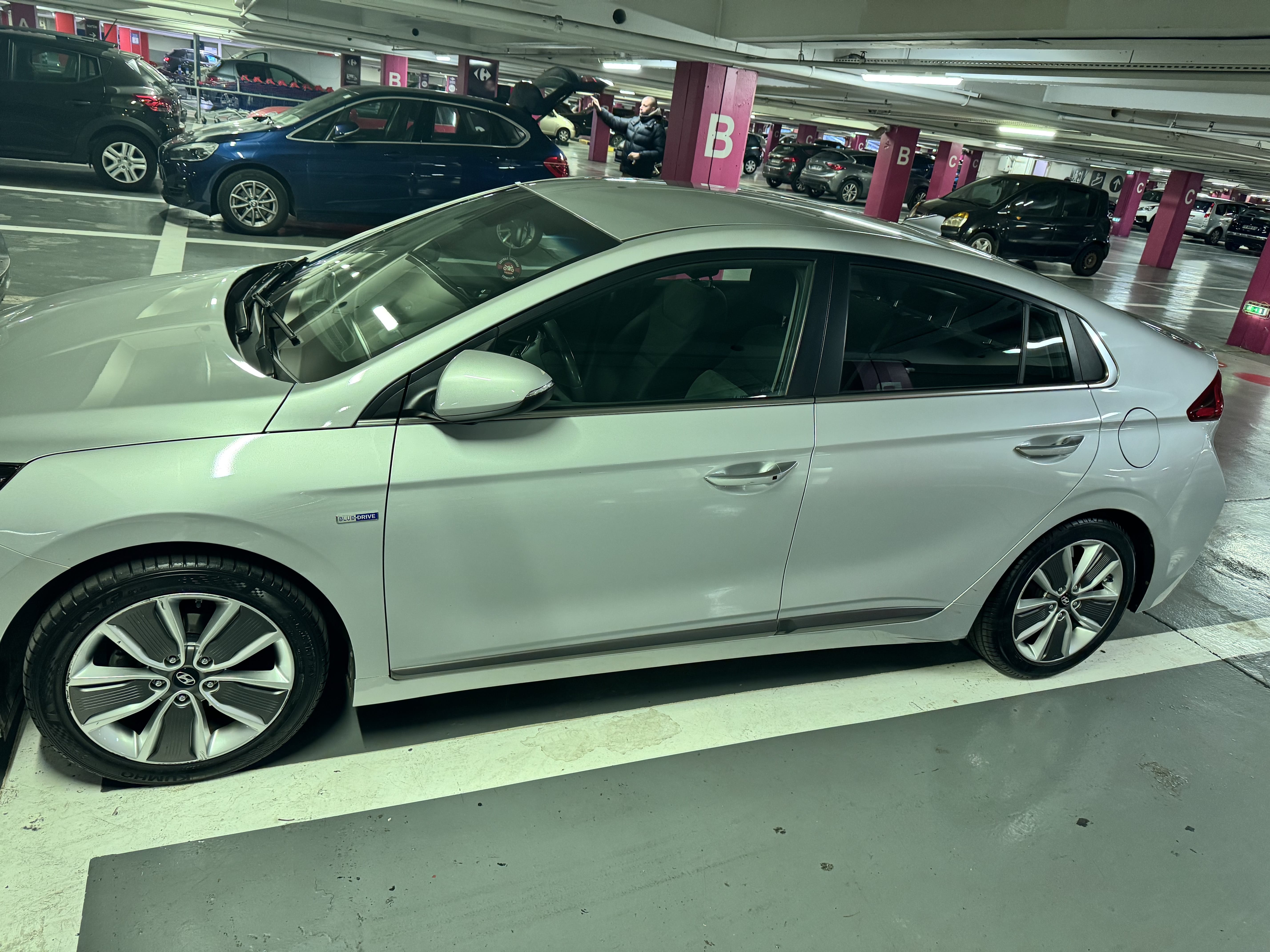 Hyundai Ioniq, 2018, Essence 95 / Électrique (hybride), automatique