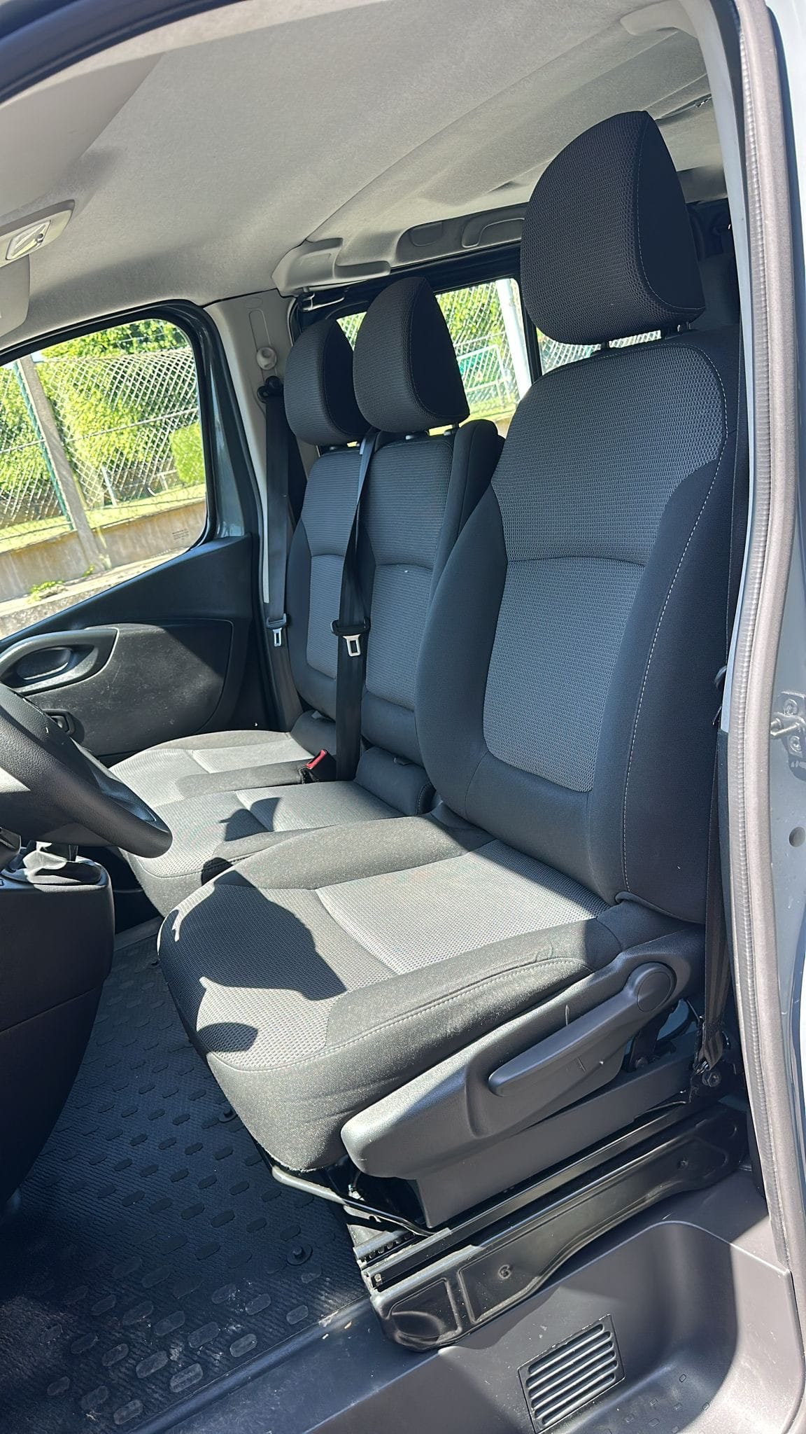 Renault Trafic Passenger MINIBUS 9 PLACES TOUT EQUIPE avec Entrée audio / iPod