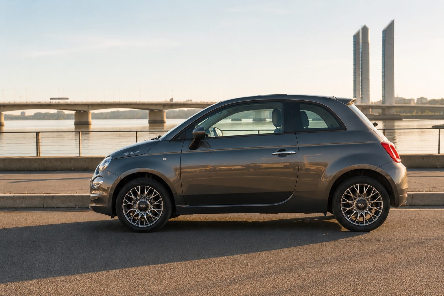 Fiat 500 C Hybride  Citadine fiable & économique – Bordeaux / Bègles / Gare Saint-Jean avec Android Auto