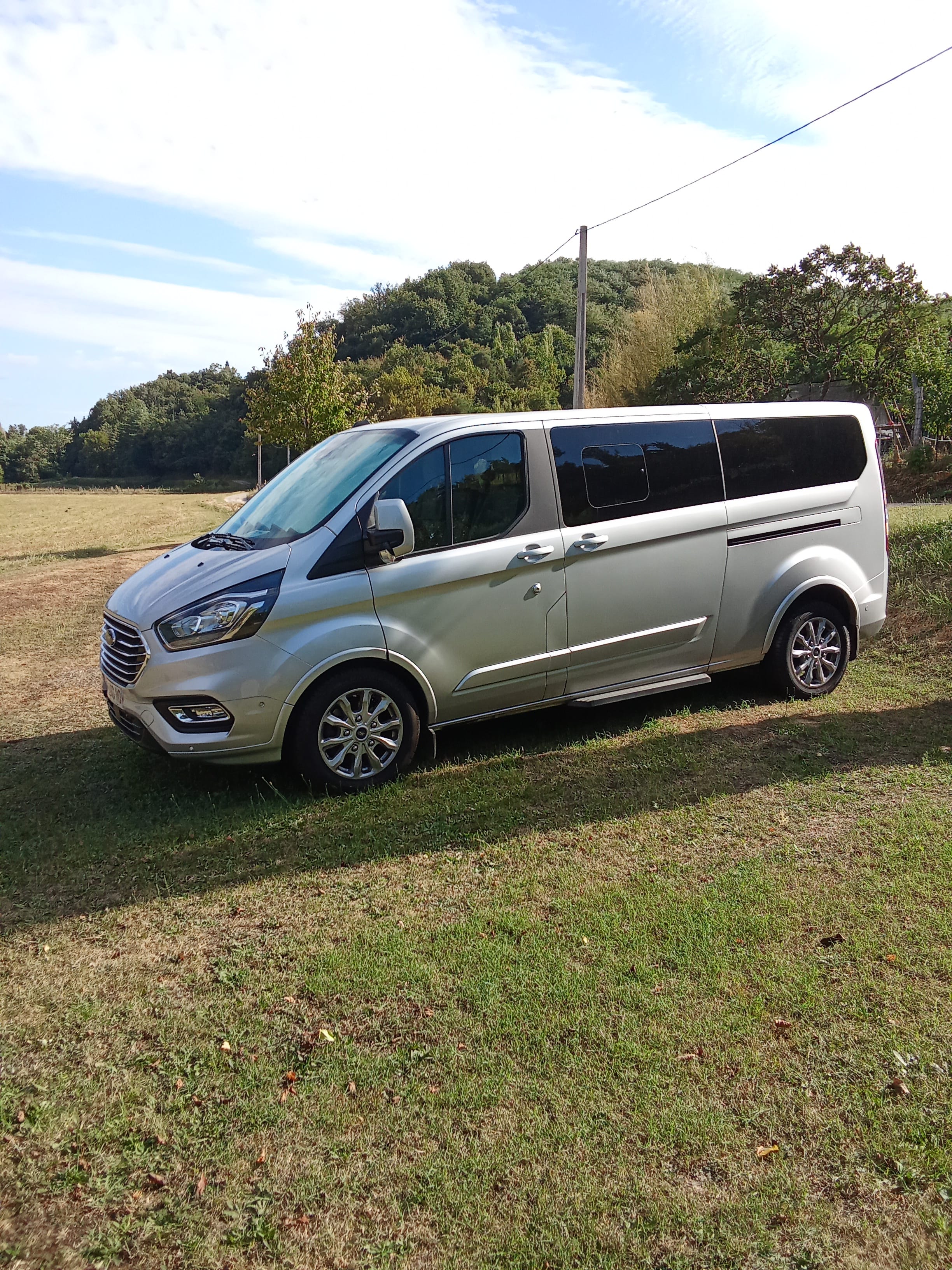 Ford Grand Tourneo, 2024, Diesel, automatique, 9 places et plus
