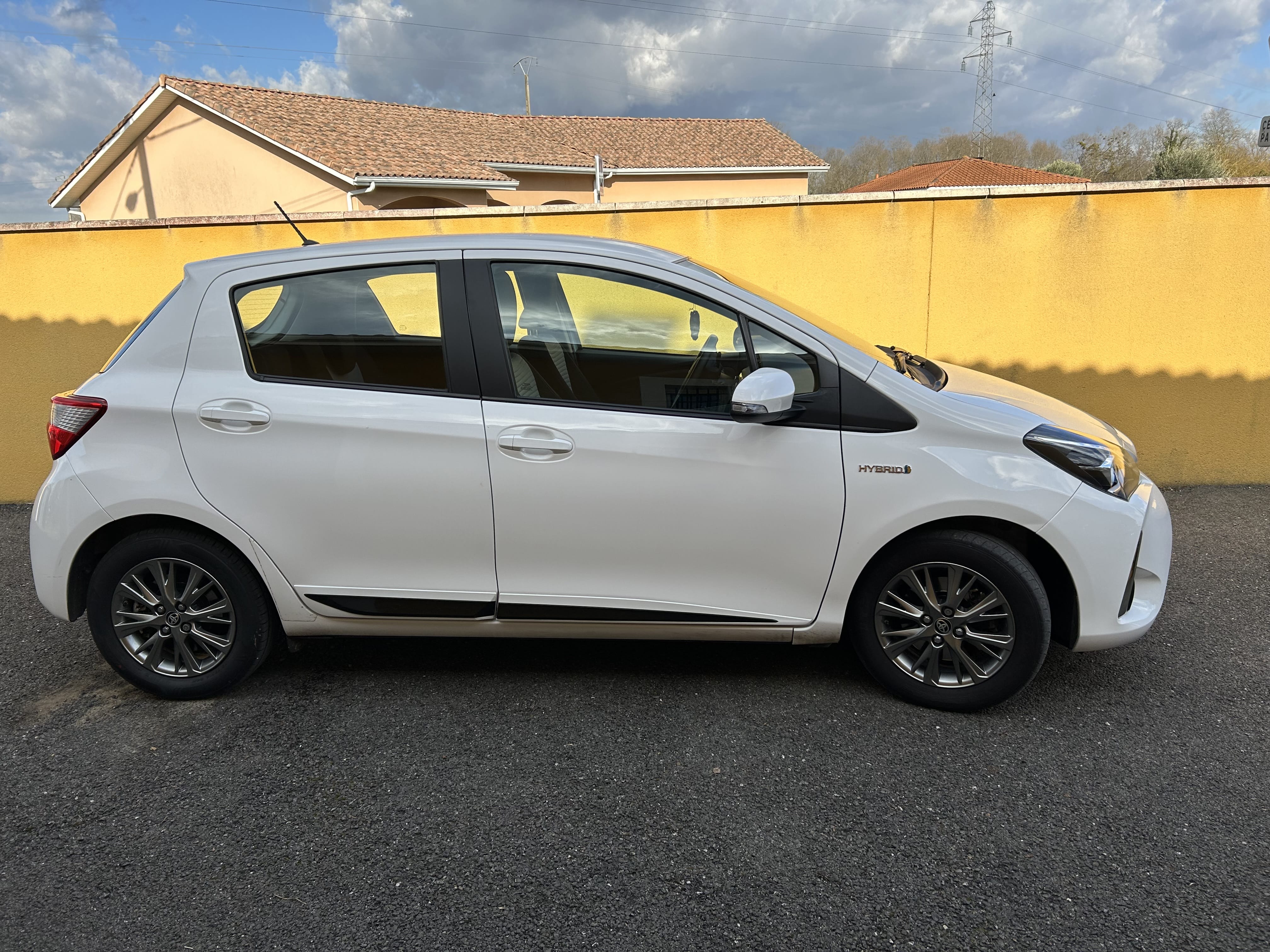 Toyota Yaris Hybride avec Climatisation