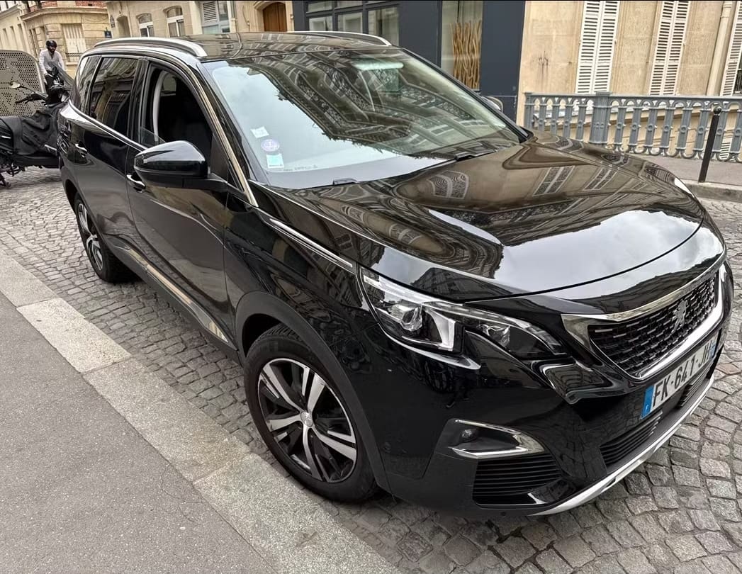 Peugeot 5008 avec Apple CarPlay