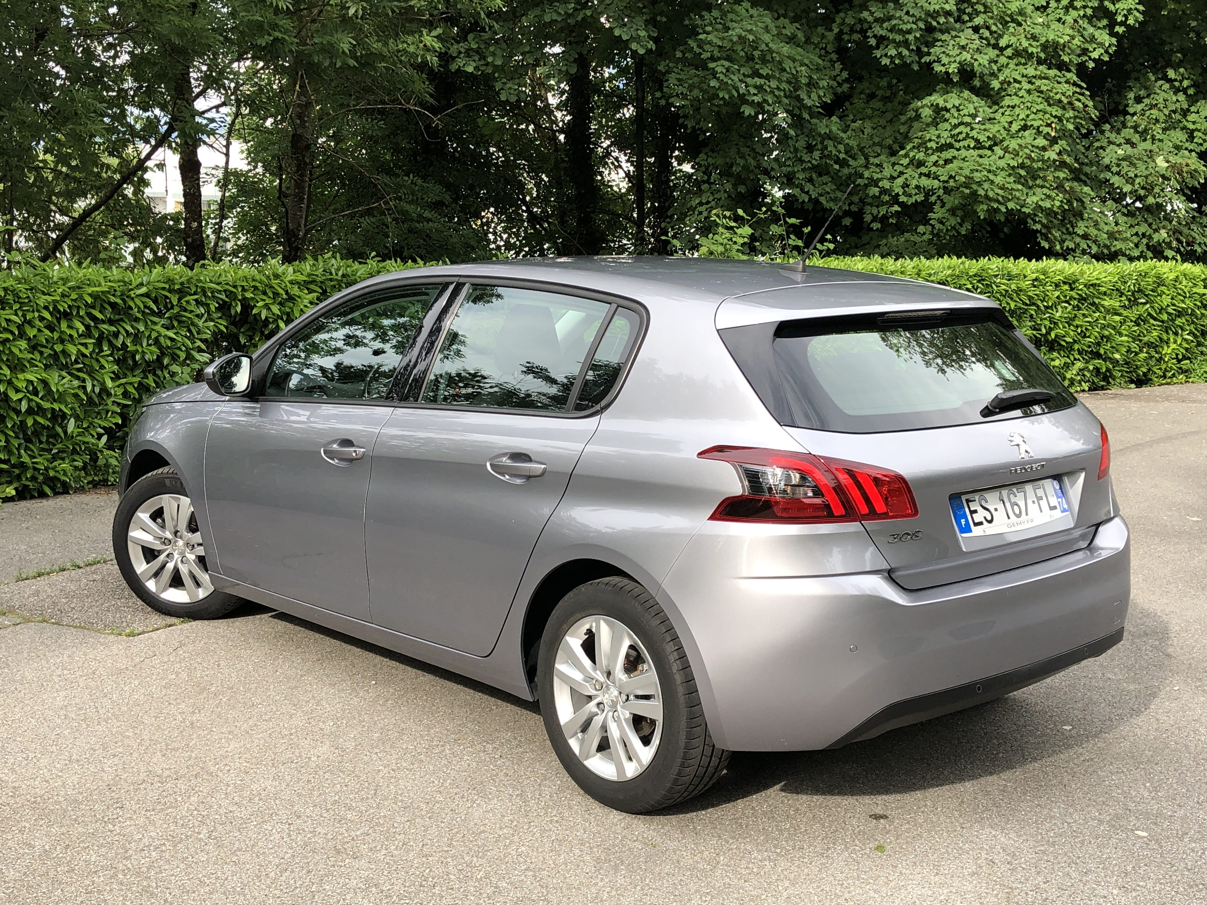 Peugeot 308 1.6 BLUE HDI 100 Ch avec GPS
