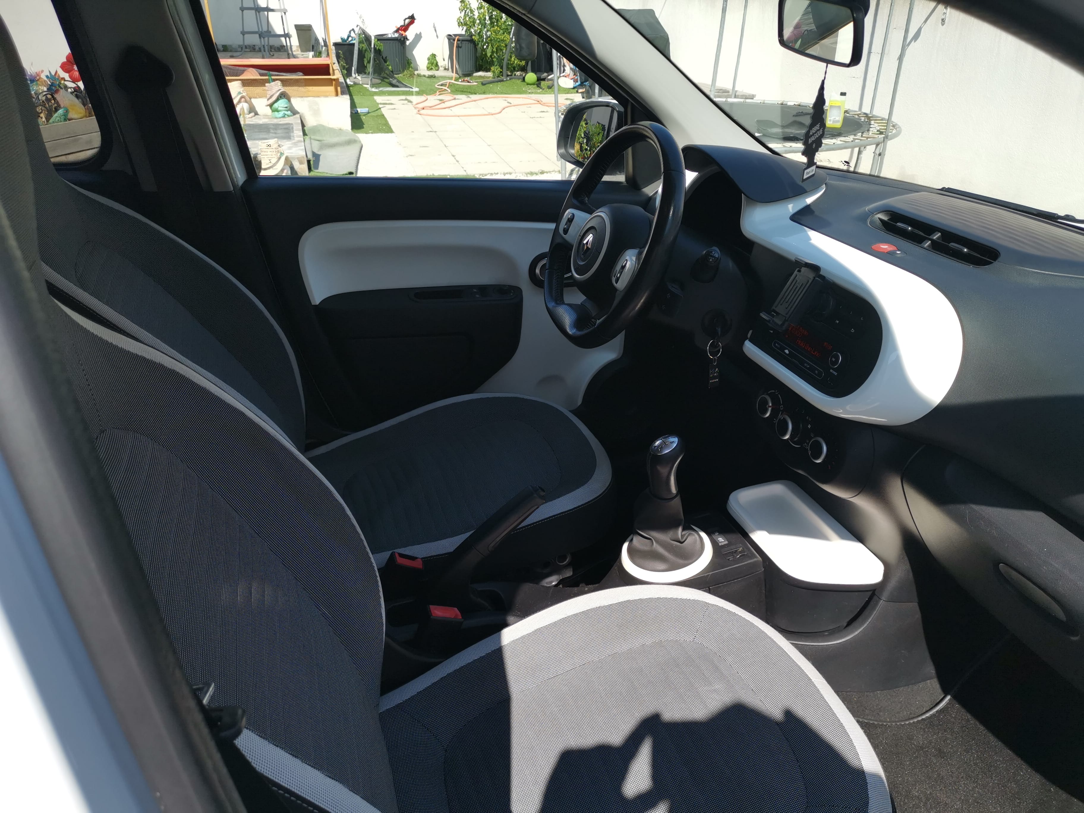 Renault Twingo III Intense 1.2l 70cv with Audio / iPod input
