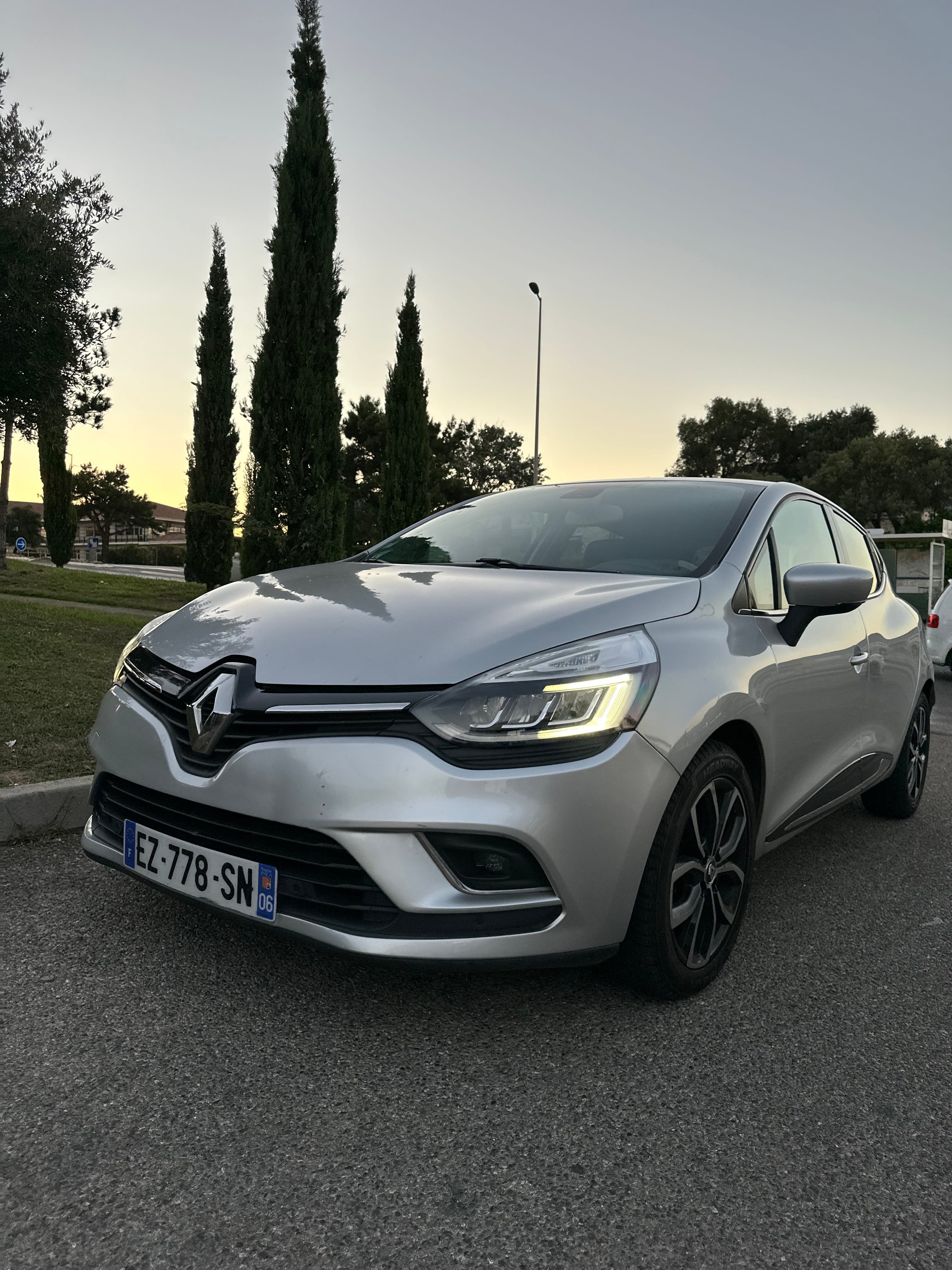 Renault Clio Renault Clio Diesel Grise – Économique, Confortable et Facile à Garer, 2017, Diesel