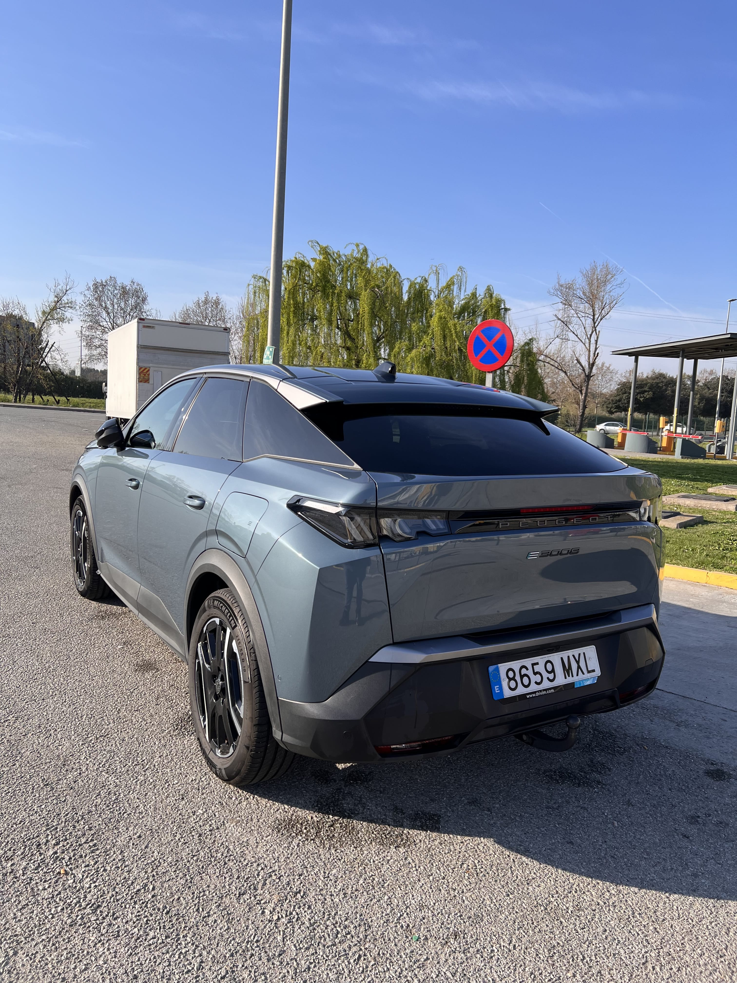 Peugeot E-3008 GT con Aire acondicionado