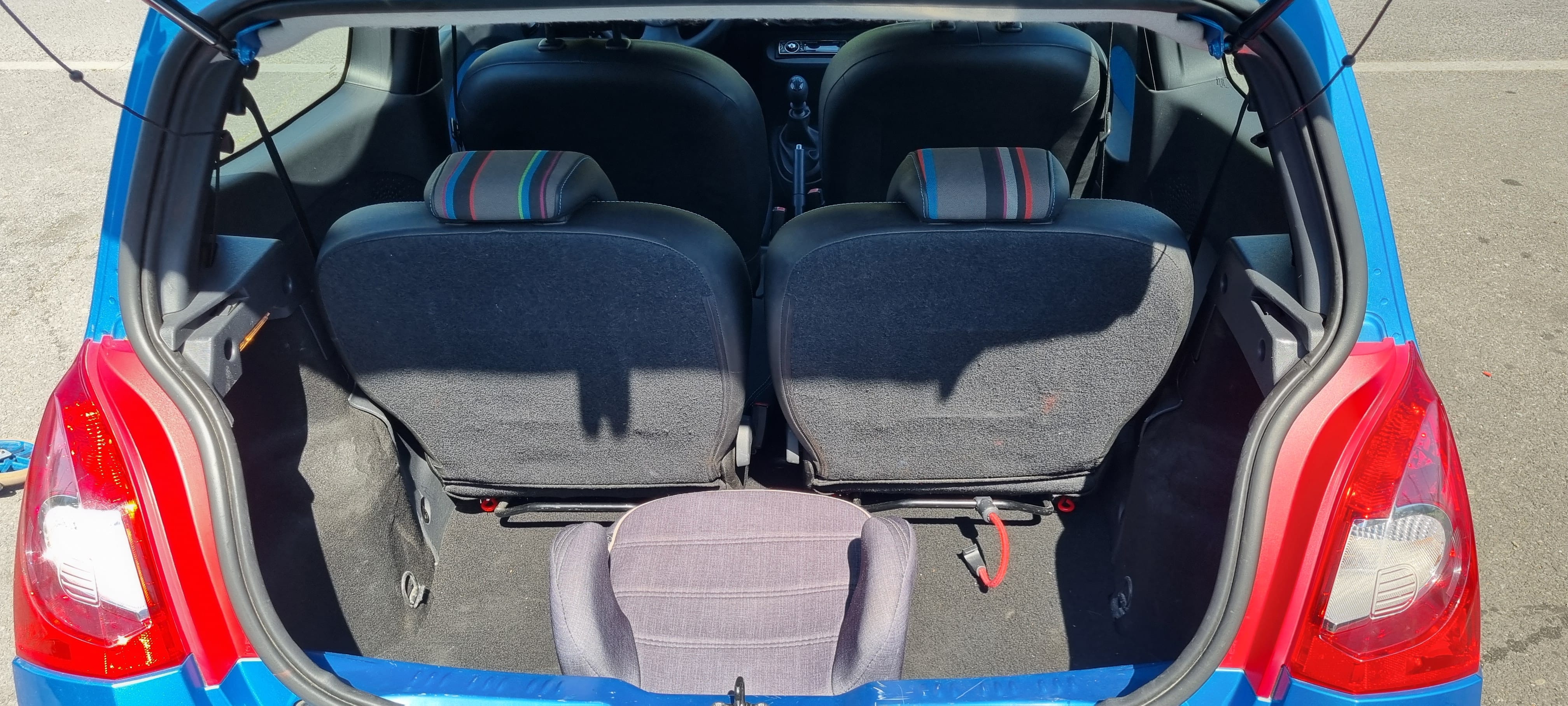 Renault Twingo II 1,2 ESSENCE avec Autoradio
