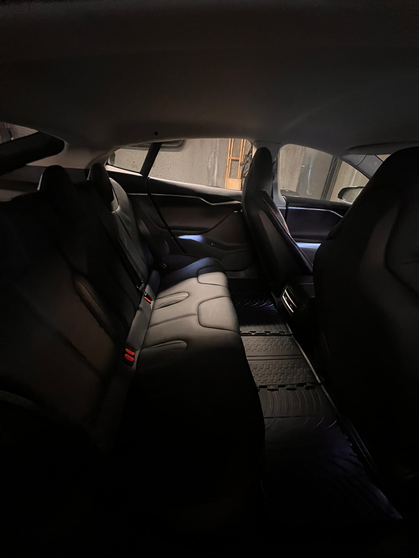 Tesla Model S 85 med Bluetooth audio
