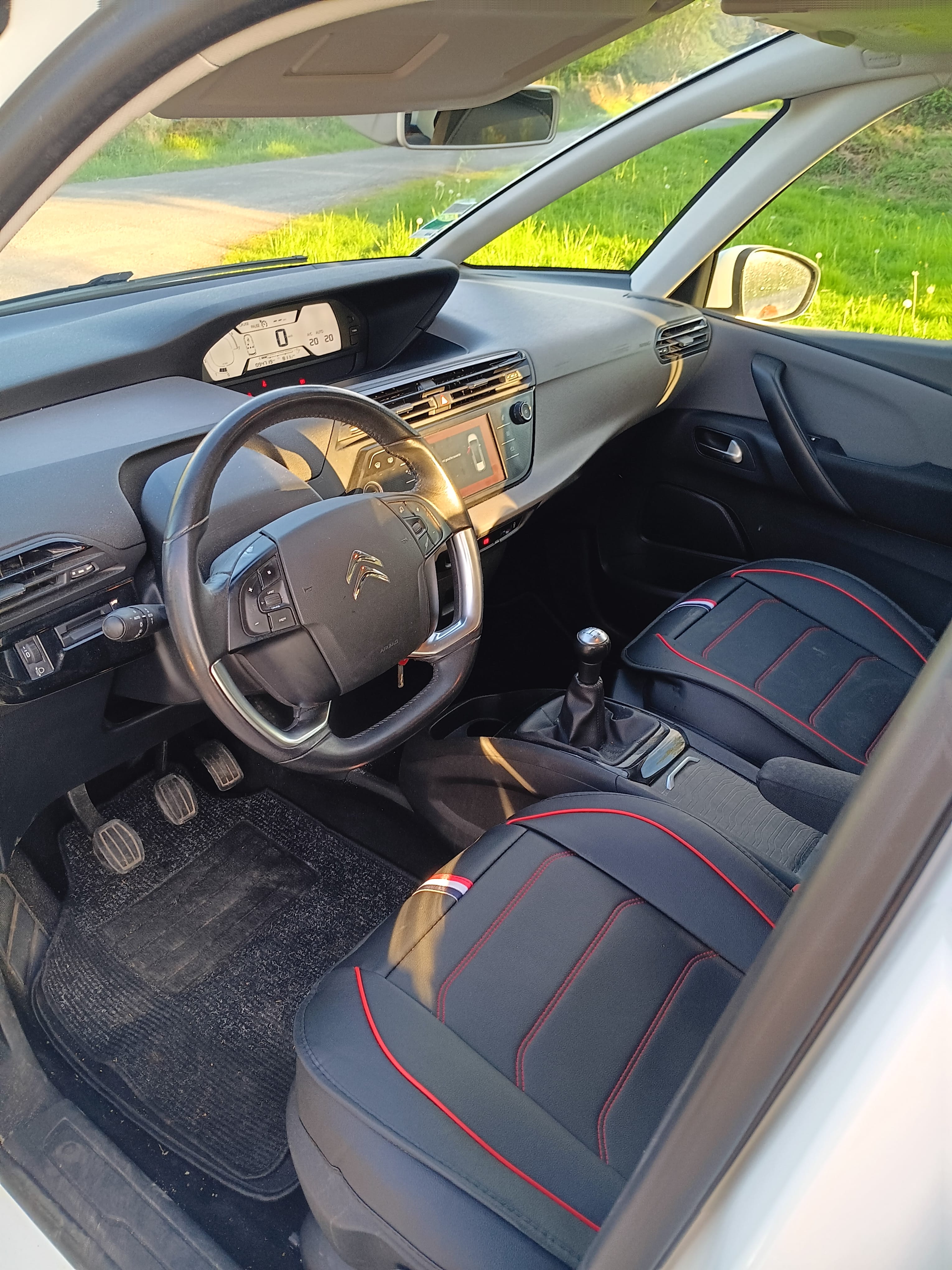 Citroen C4 Picasso avec GPS