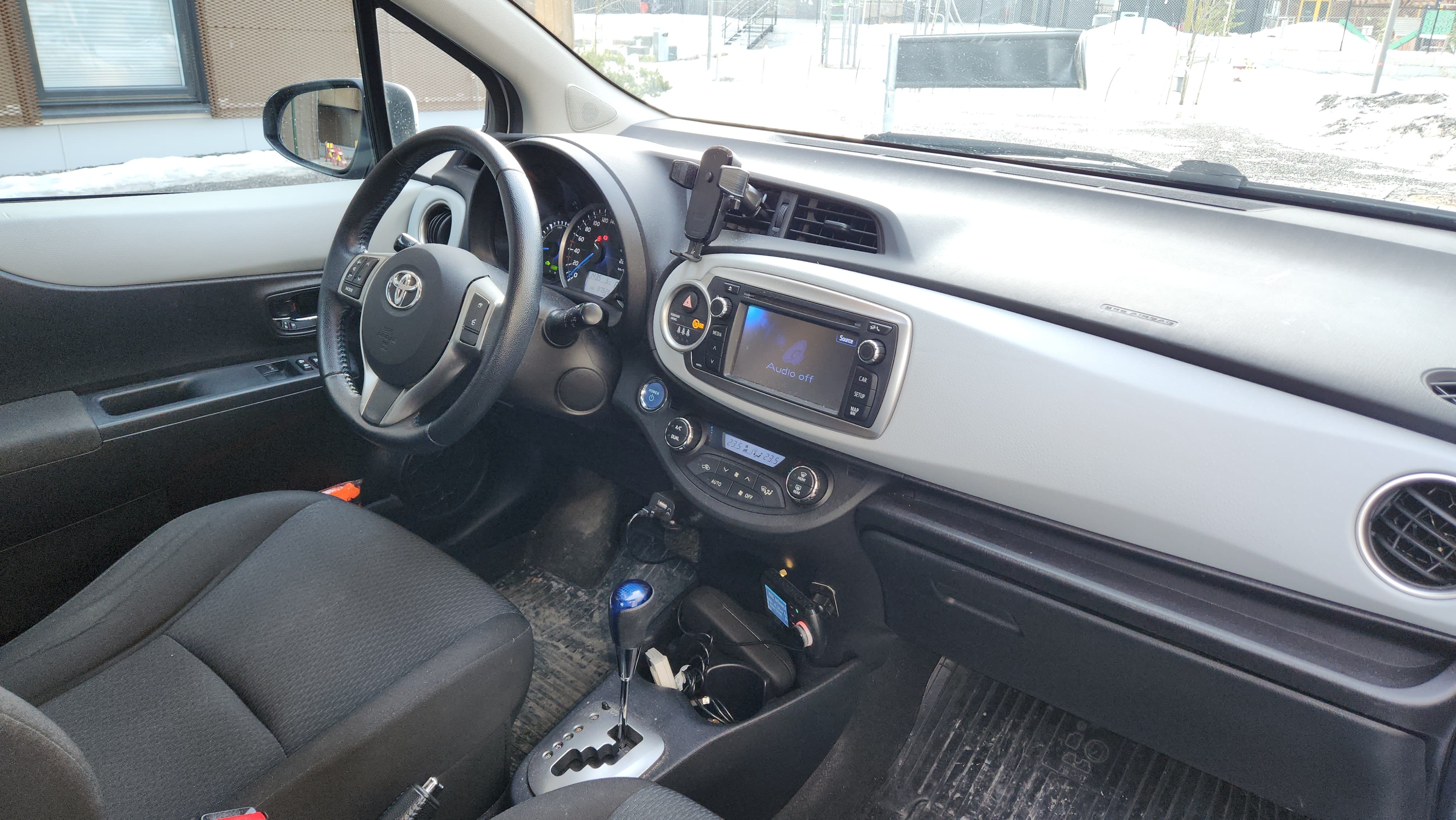 Toyota Yaris Hybrid 1,5 Bensin/Hybrid, Automat med Bluetooth audio