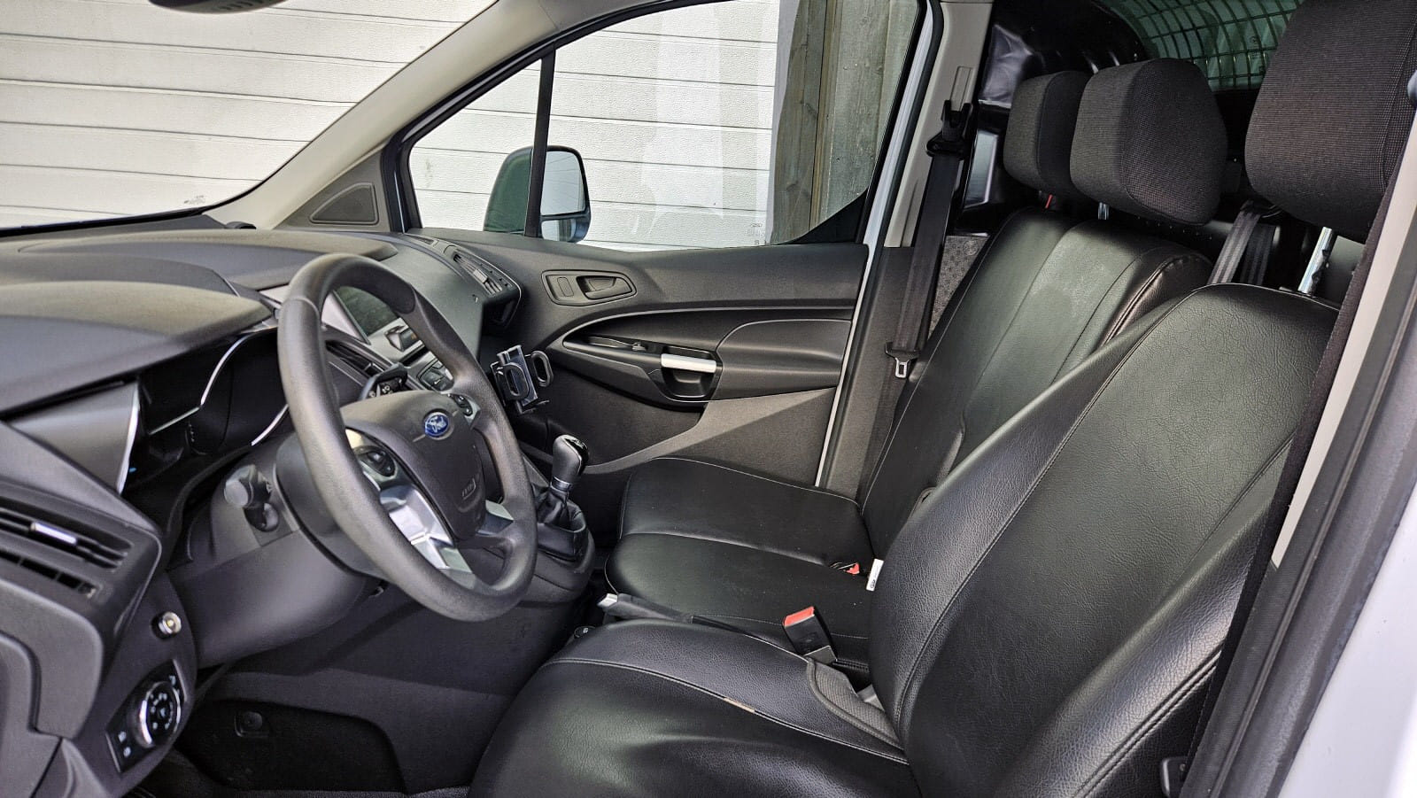 Ford Tourneo Connect with Bluetooth audio