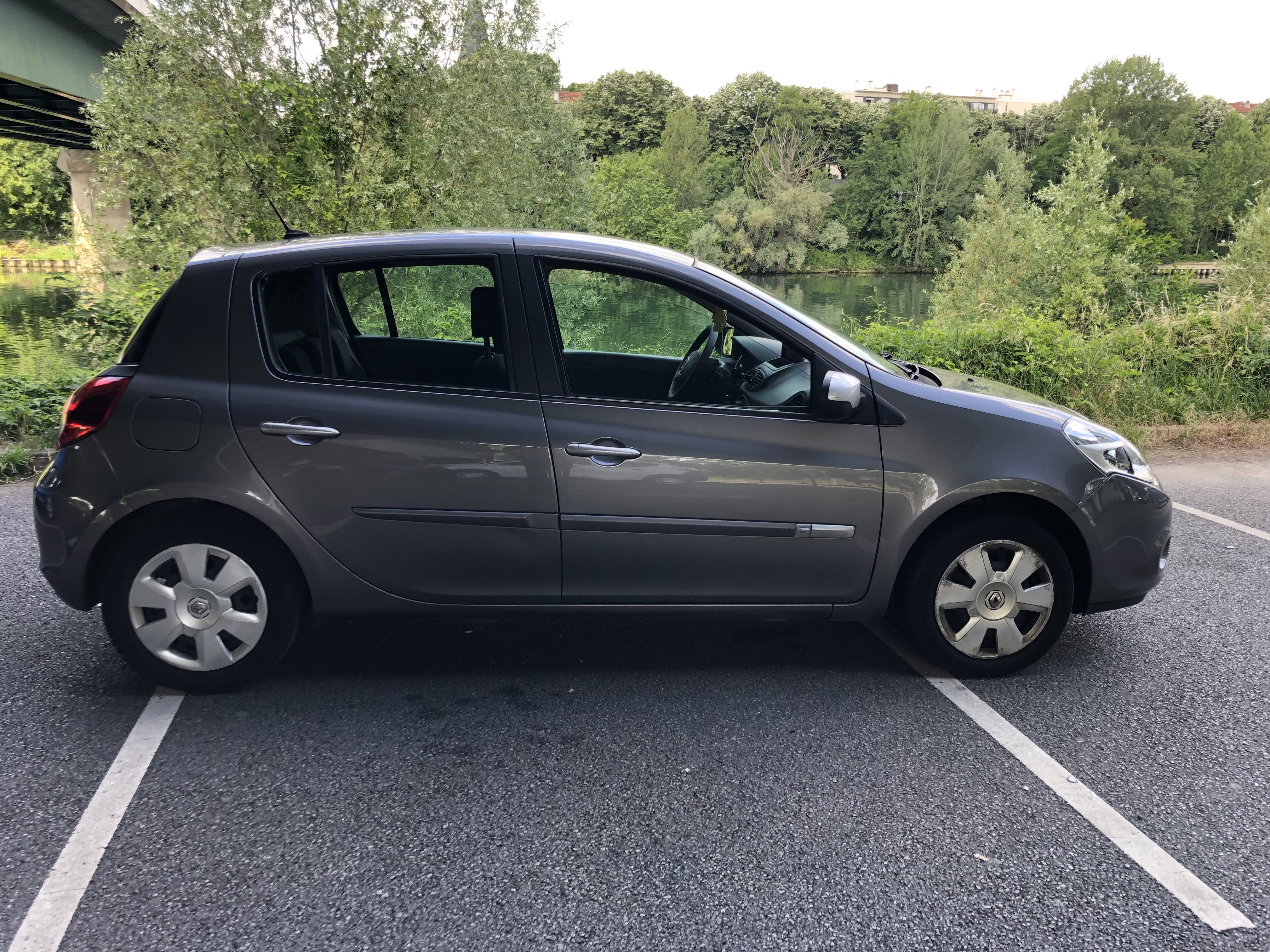 Renault Clio avec Climatisation
