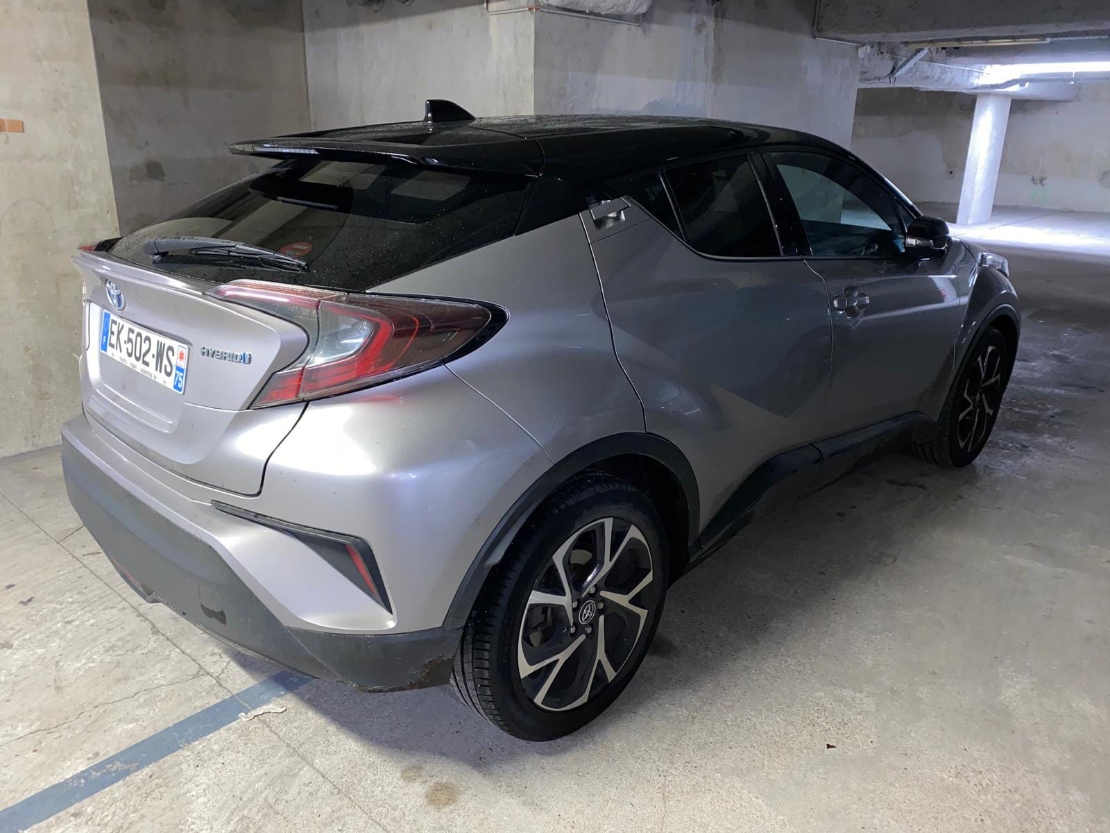 Toyota C-HR Hybrid sans recharge, 2017, Essence 95 / Électrique (hybride), automatique