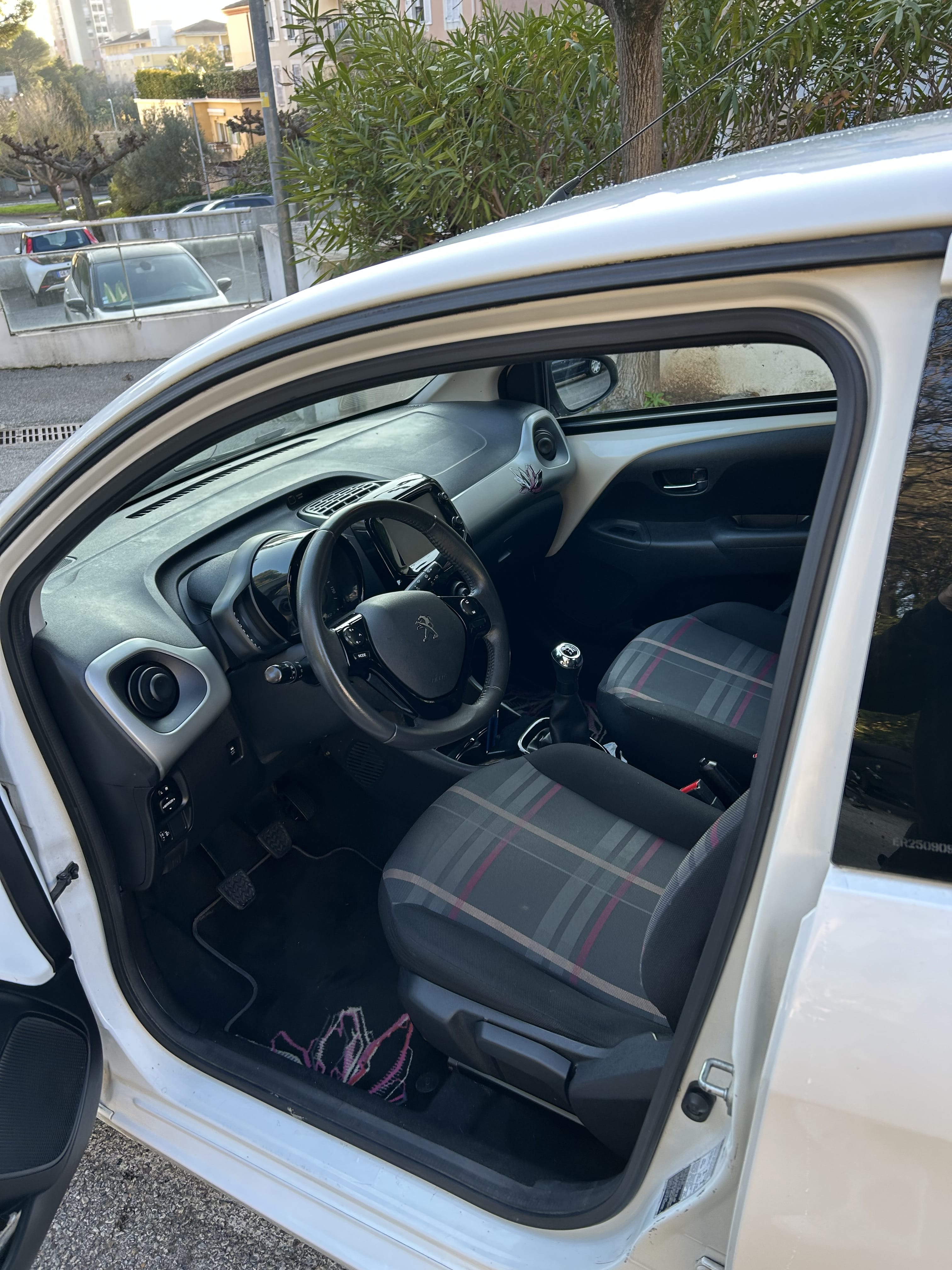 Peugeot 108 avec GPS