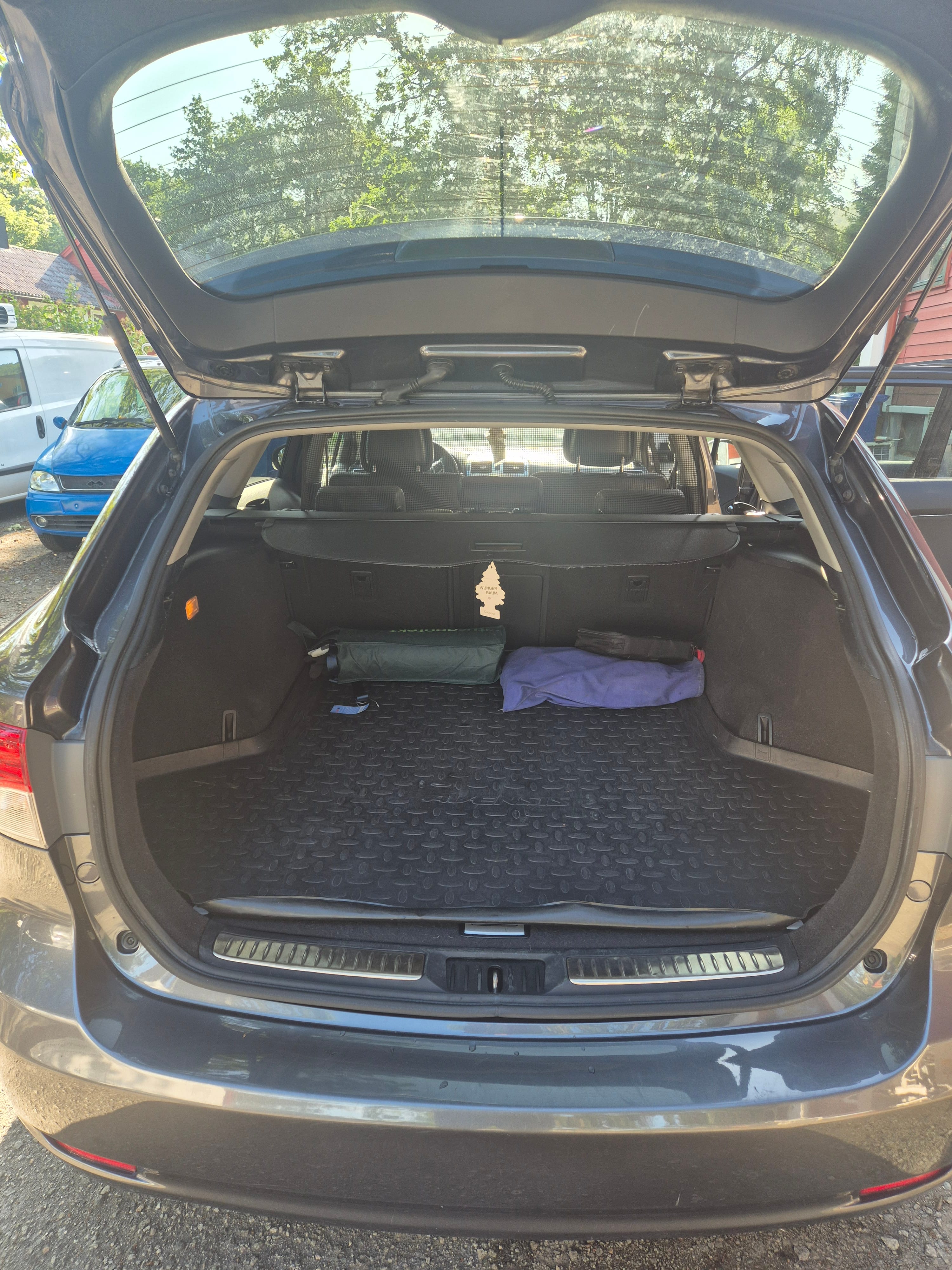 Toyota Avensis med GPS