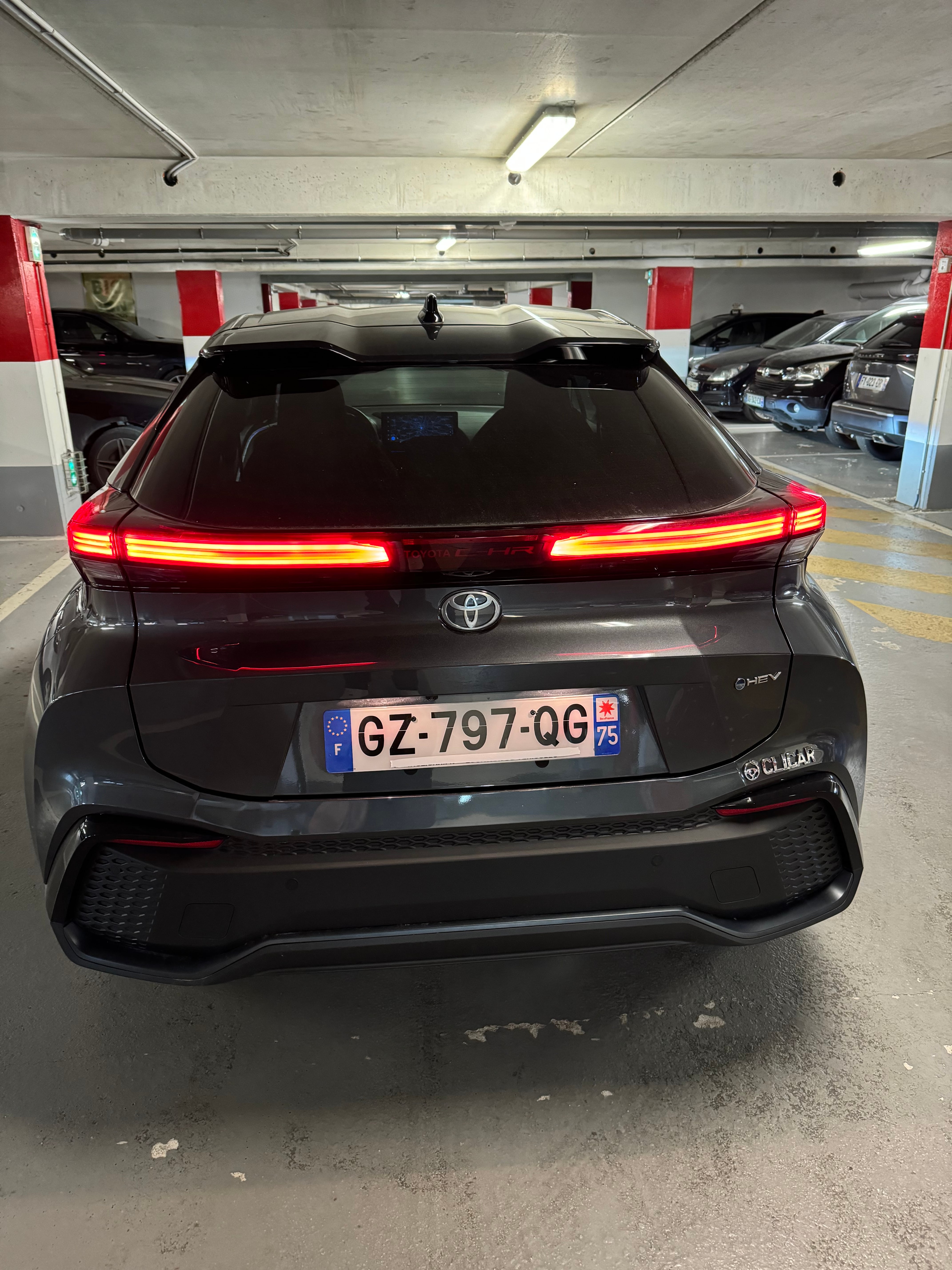 Toyota C-HR Hybrid avec GPS