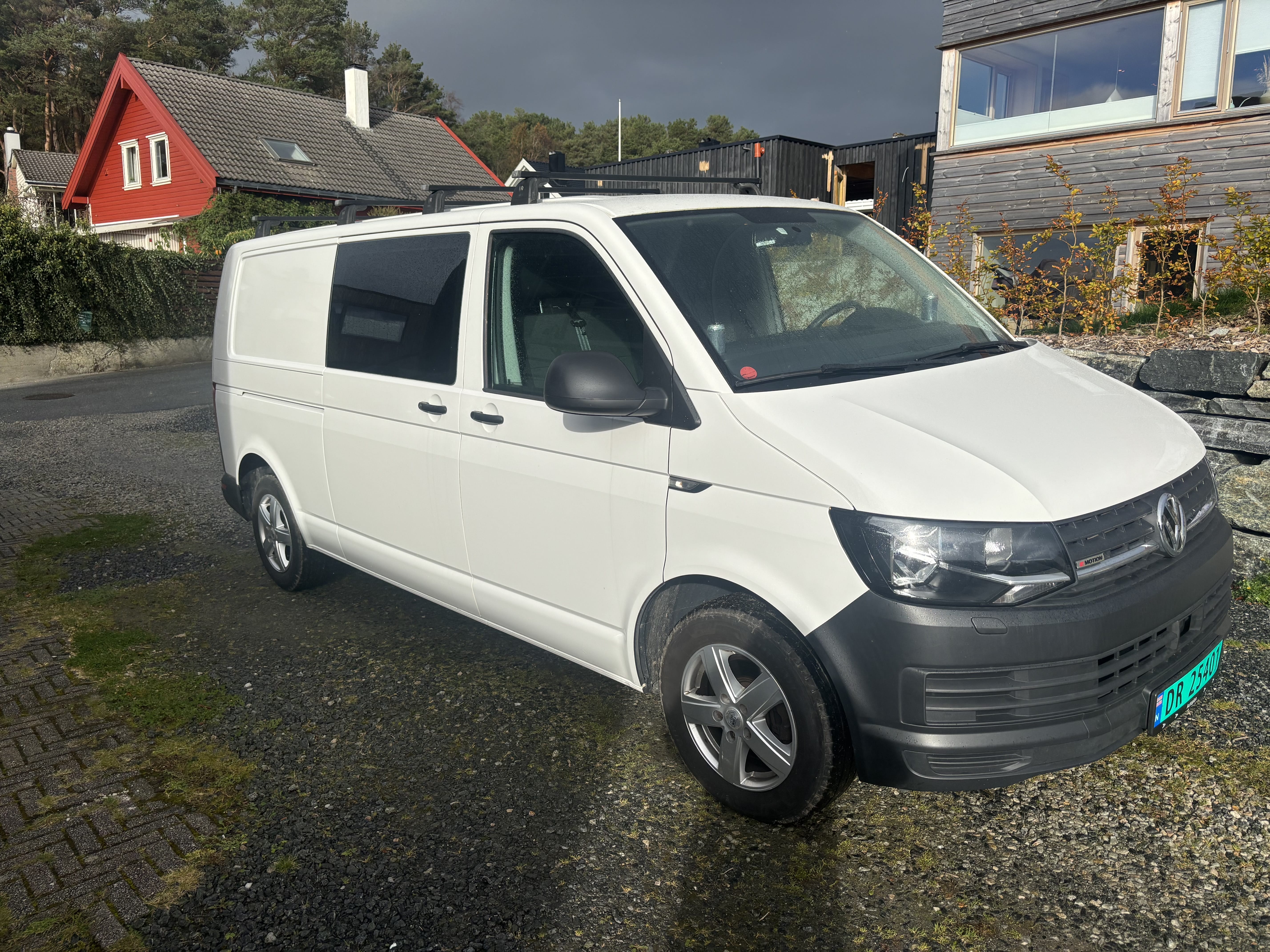 Volkswagen Transporter, 2017, Diesel, automatic
