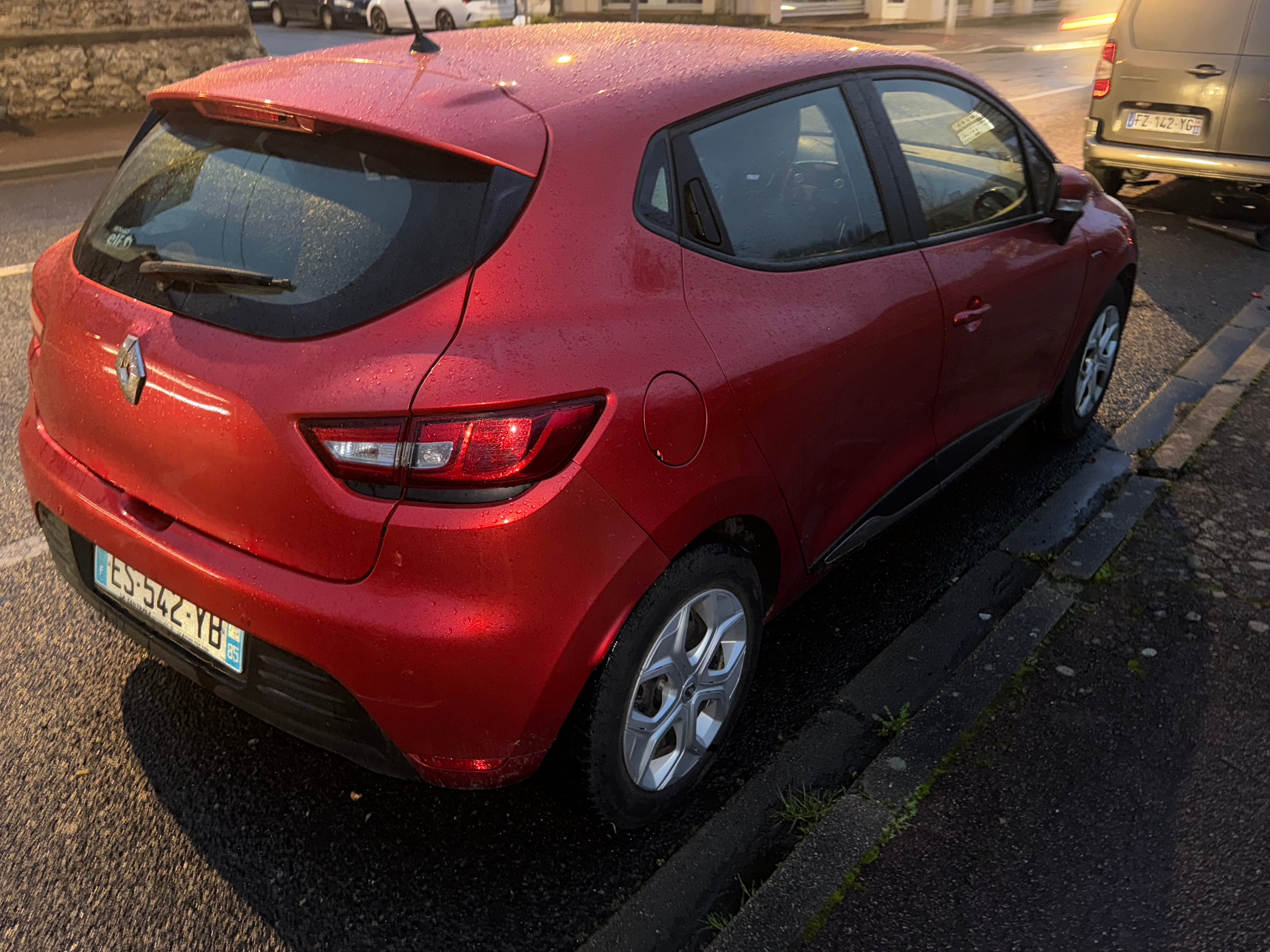 Renault Clio Trend, 1.2 12v 75cv - Clim, Audio Bluetooth, Dashcam avec Climatisation