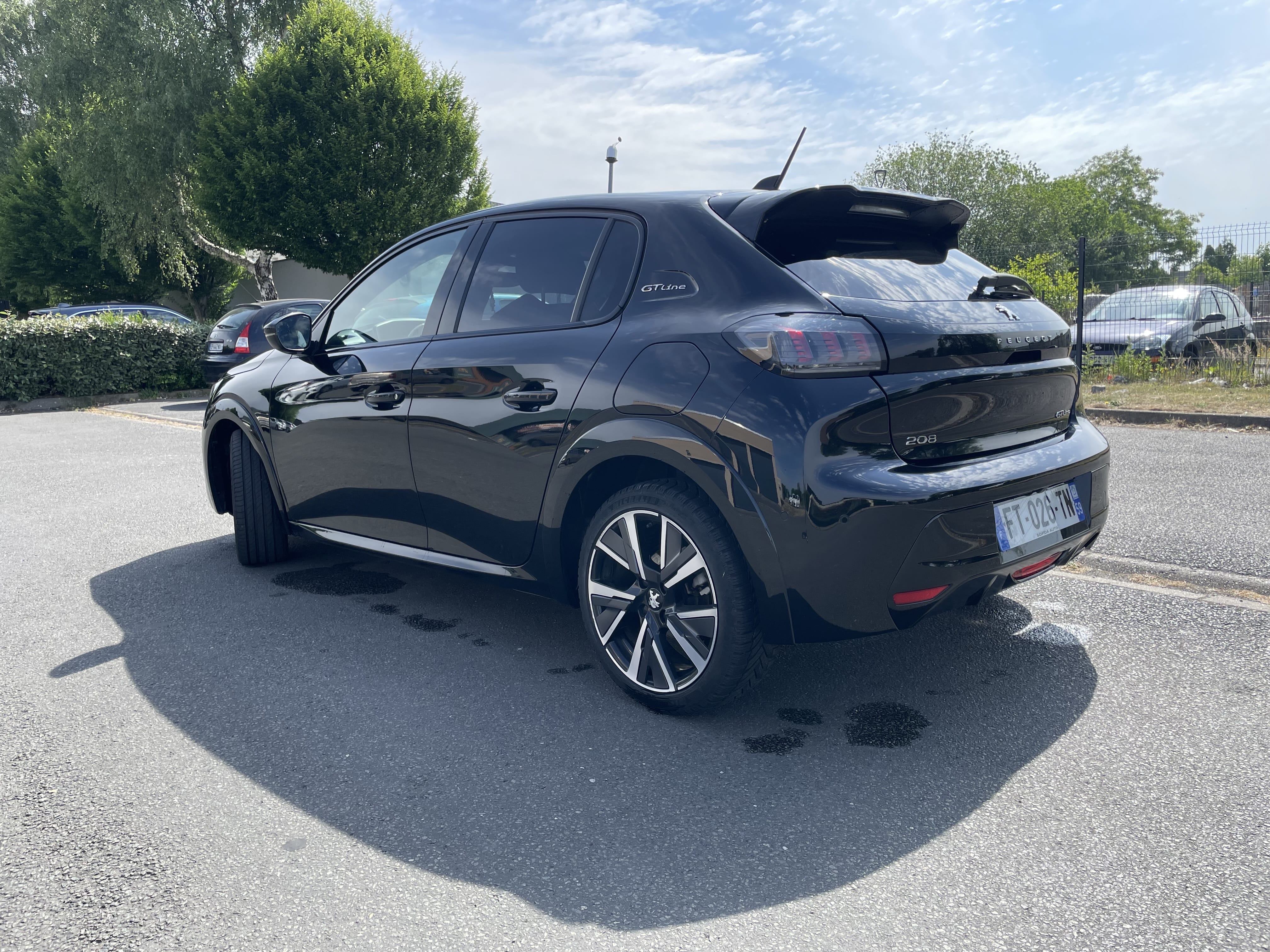 Peugeot 208 GT Line 100ch EAT8 avec Régulateur de vitesse