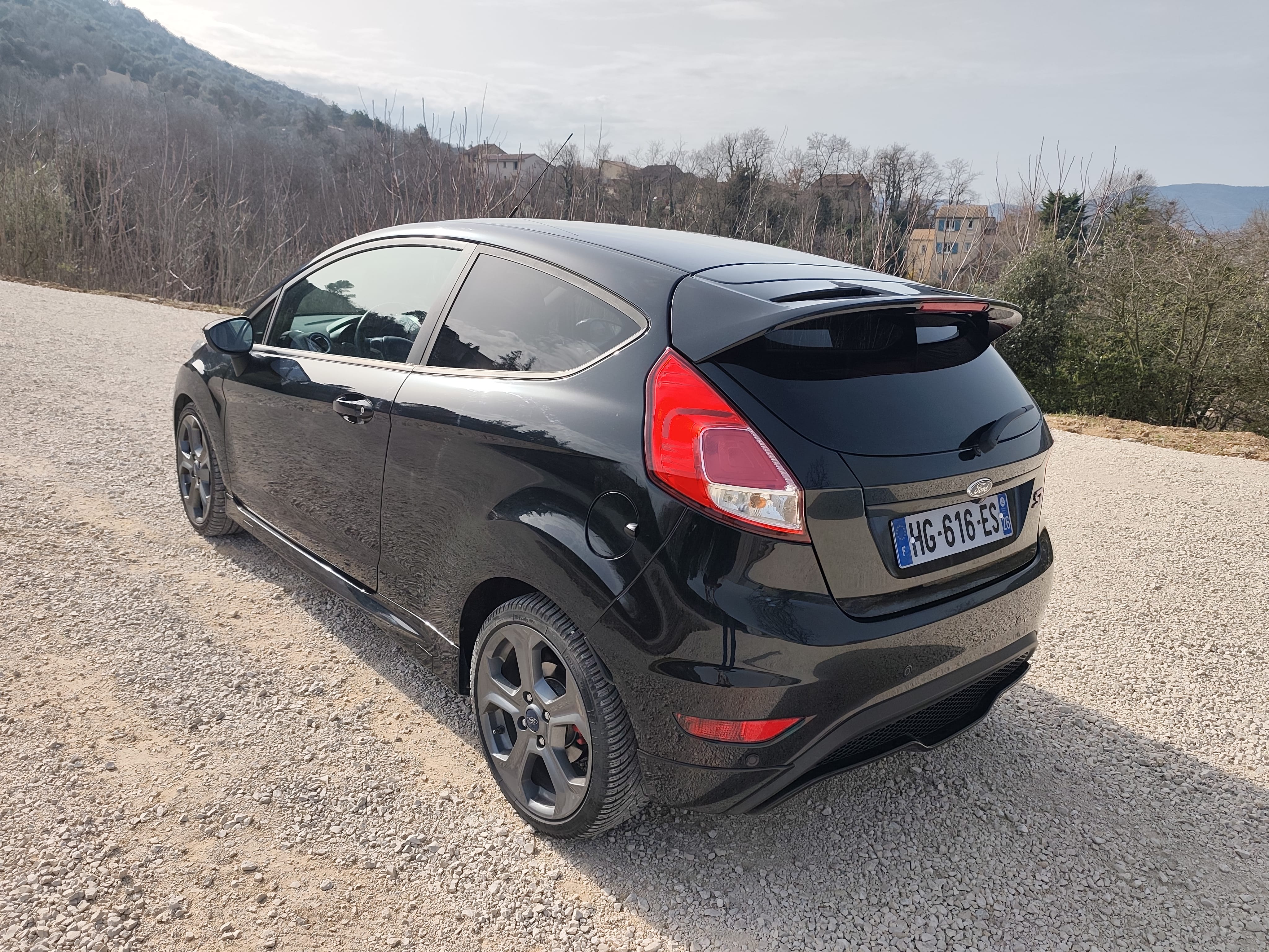 Ford Fiesta ST avec Caméra de recul