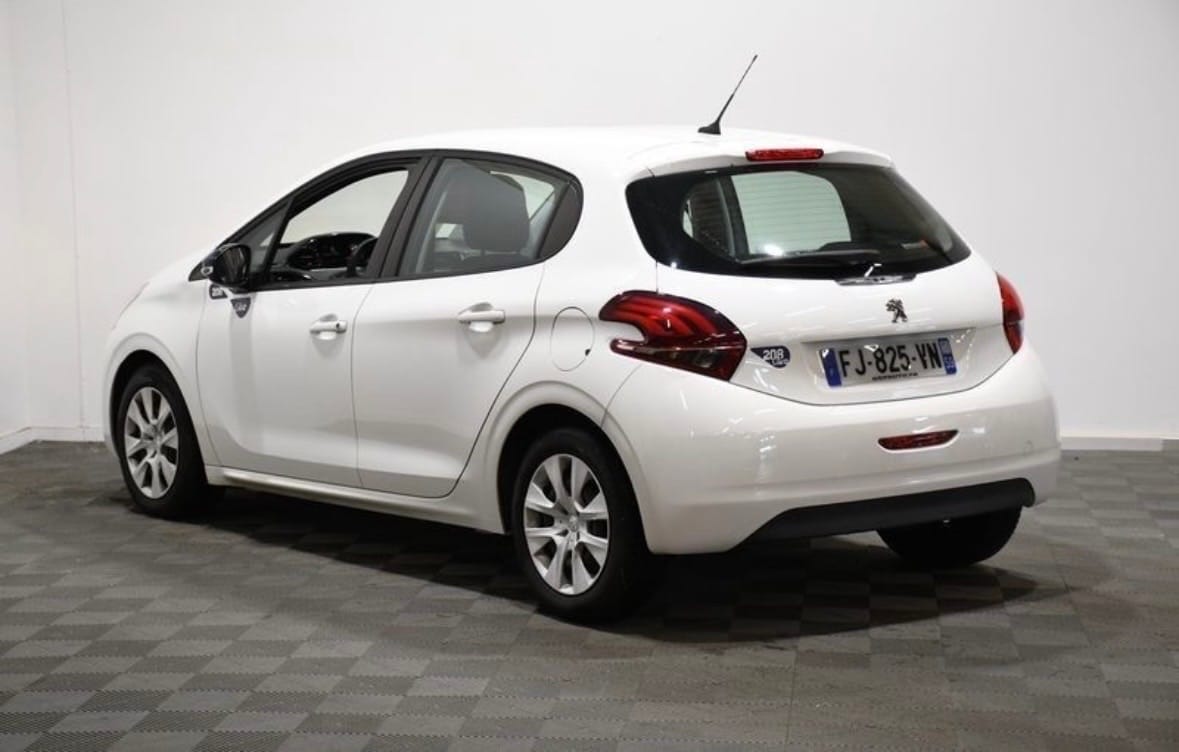 Peugeot 208 avec GPS