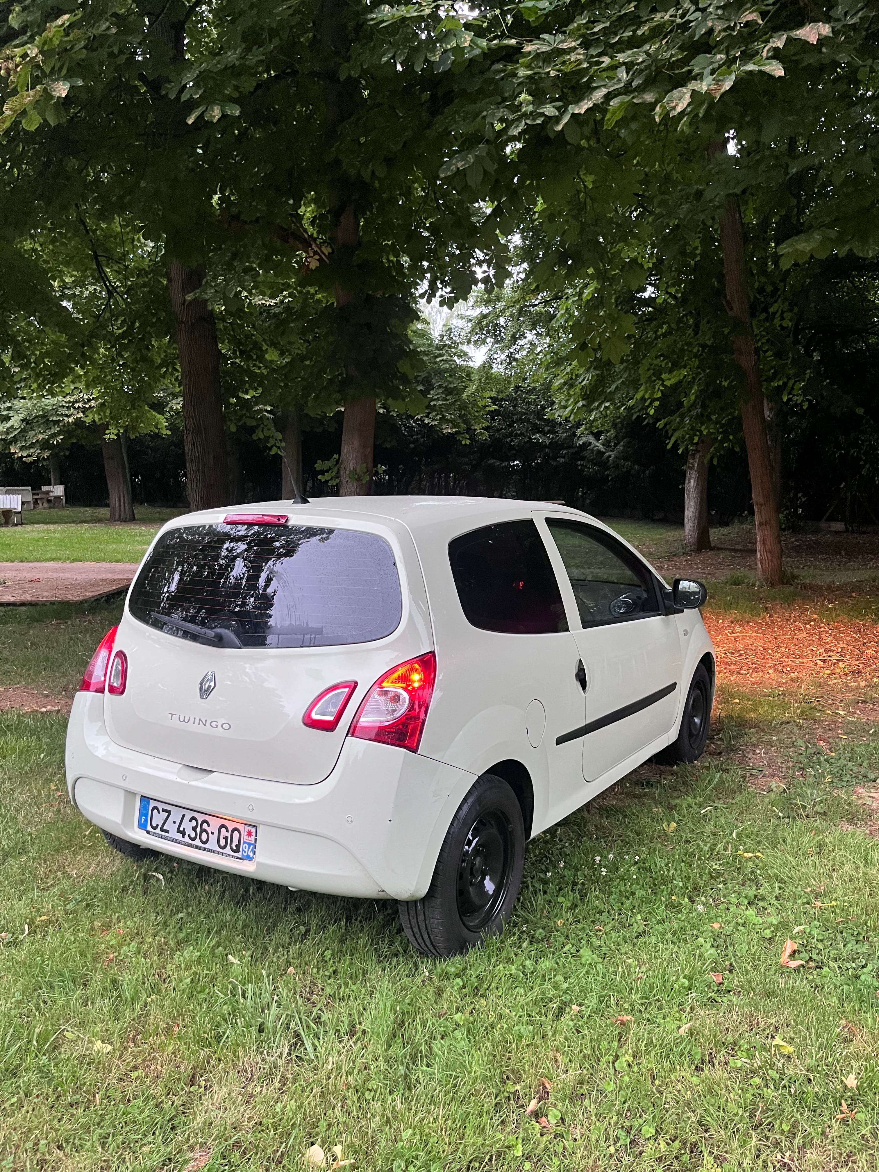 Renault Twingo II avec Audio Bluetooth