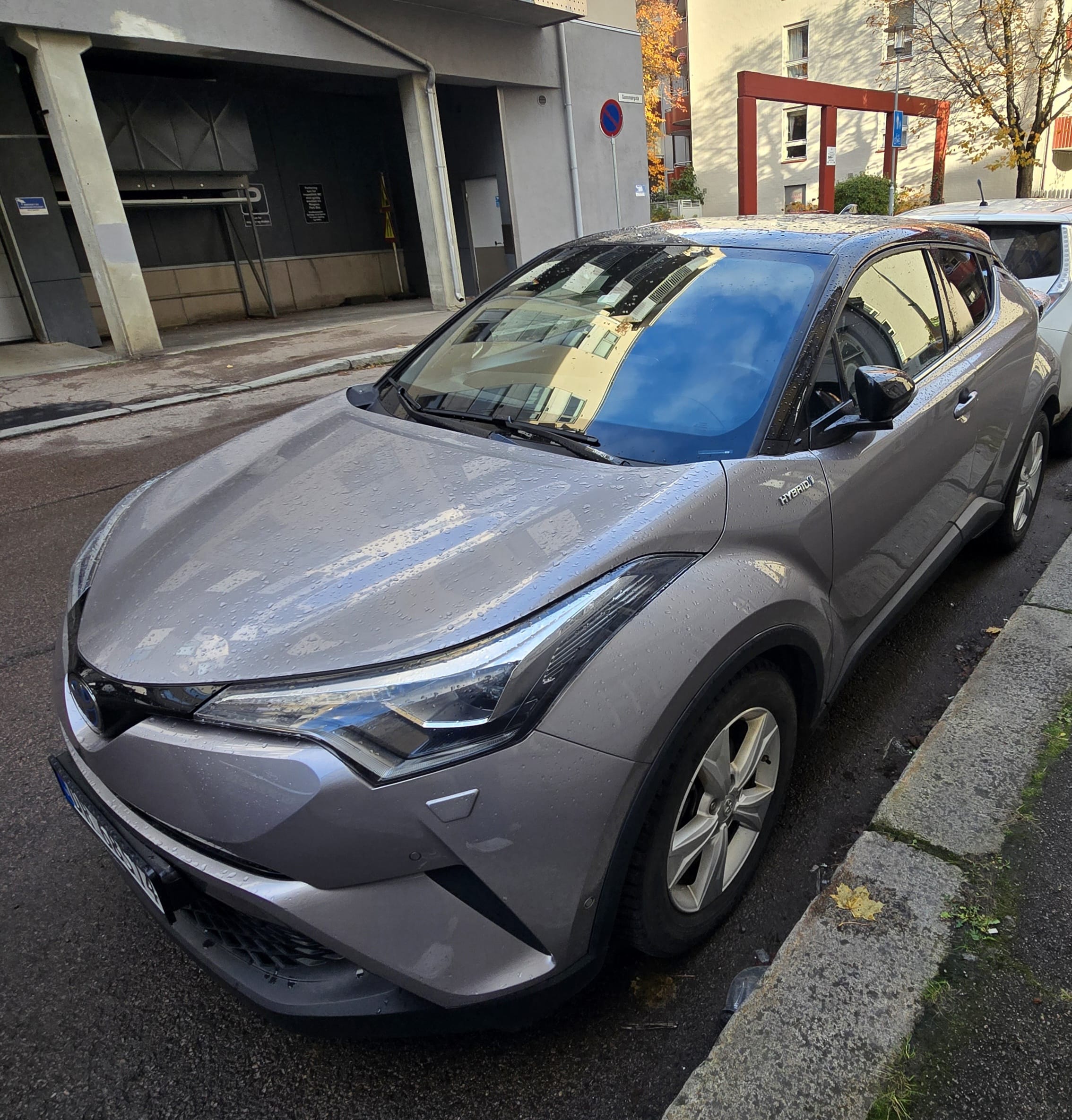 Toyota C-HR Hybrid, 2019, Blyfri 95 / Elektrisk (hybrid), automatisk