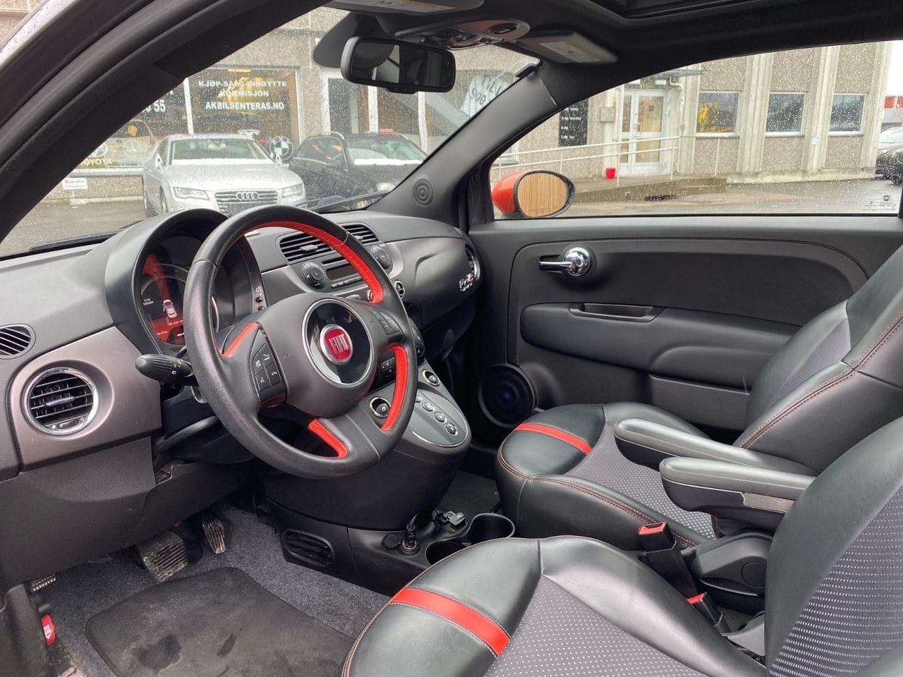 Fiat 500e med Lydinngang