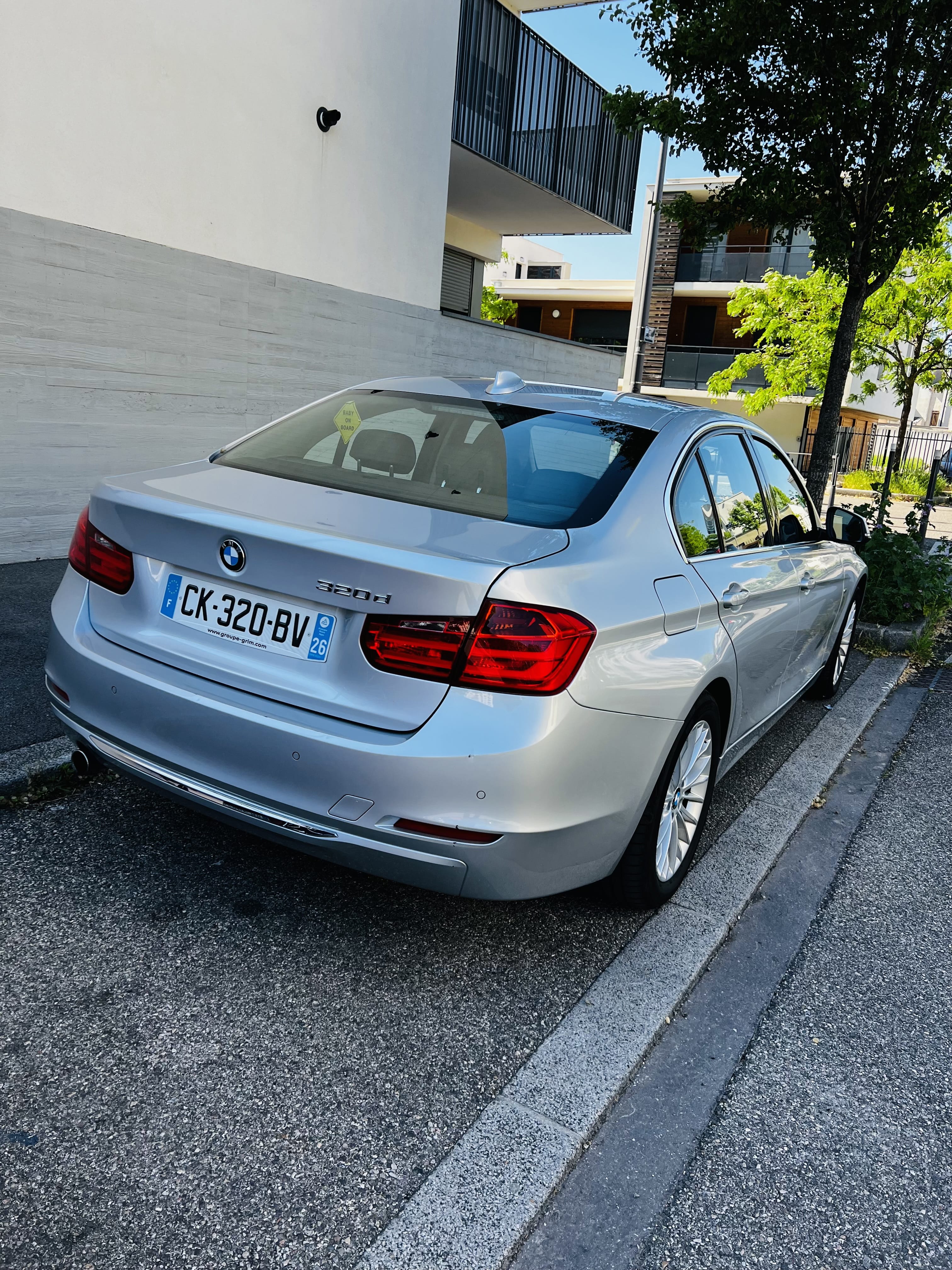 BMW Série 3 avec GPS