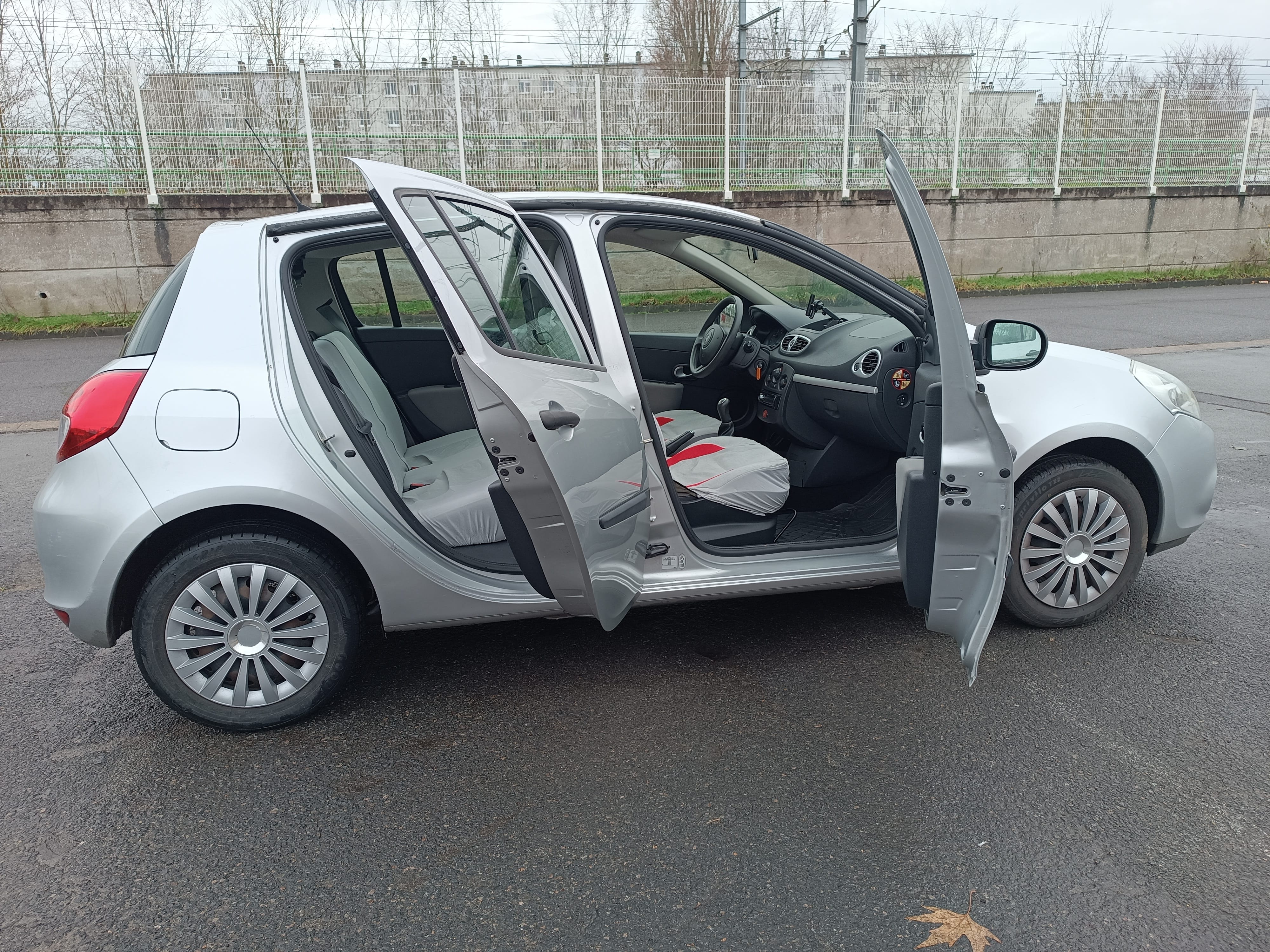 Renault Clio avec Entrée audio / iPod