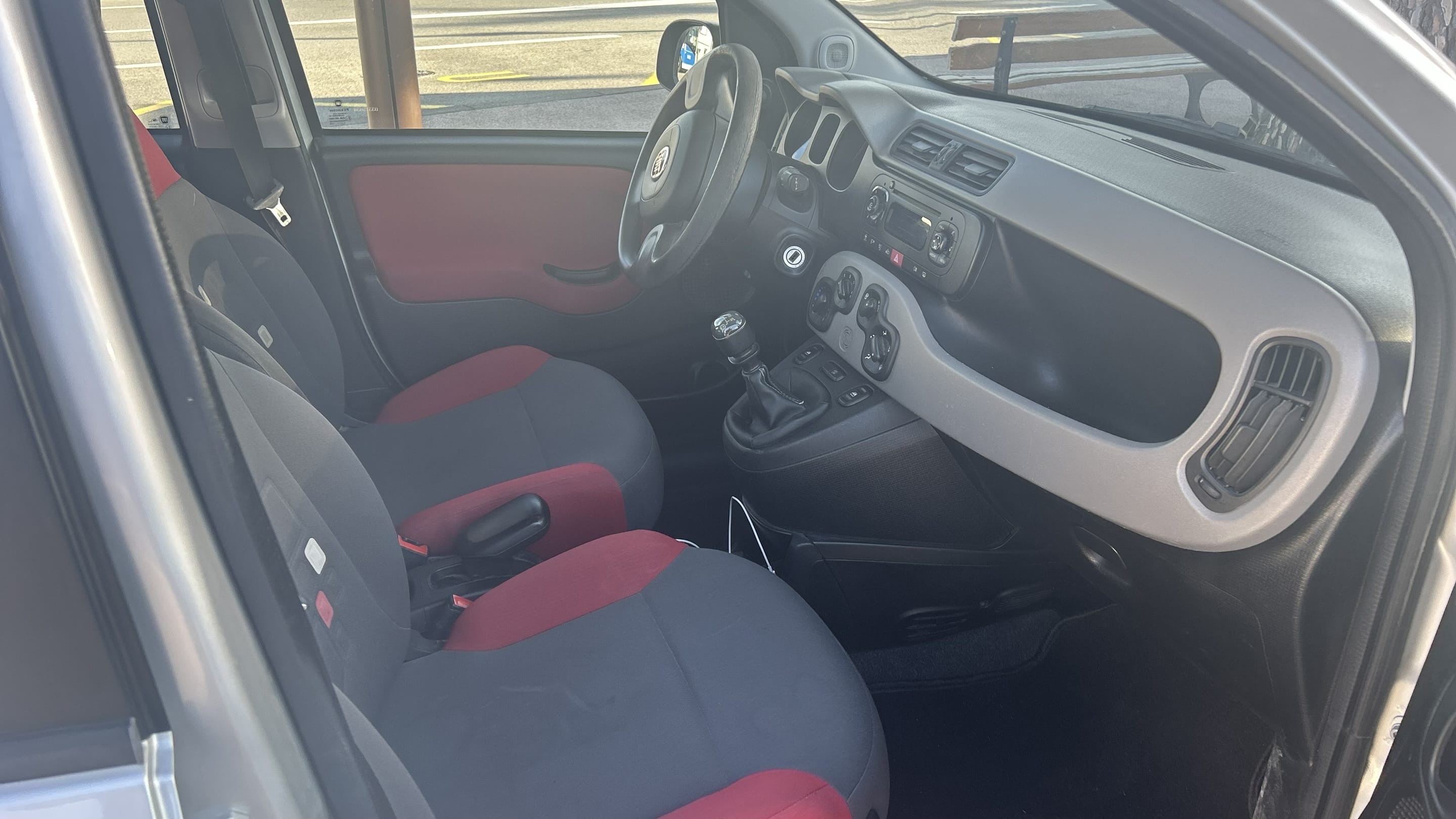 Fiat Panda avec Autoradio