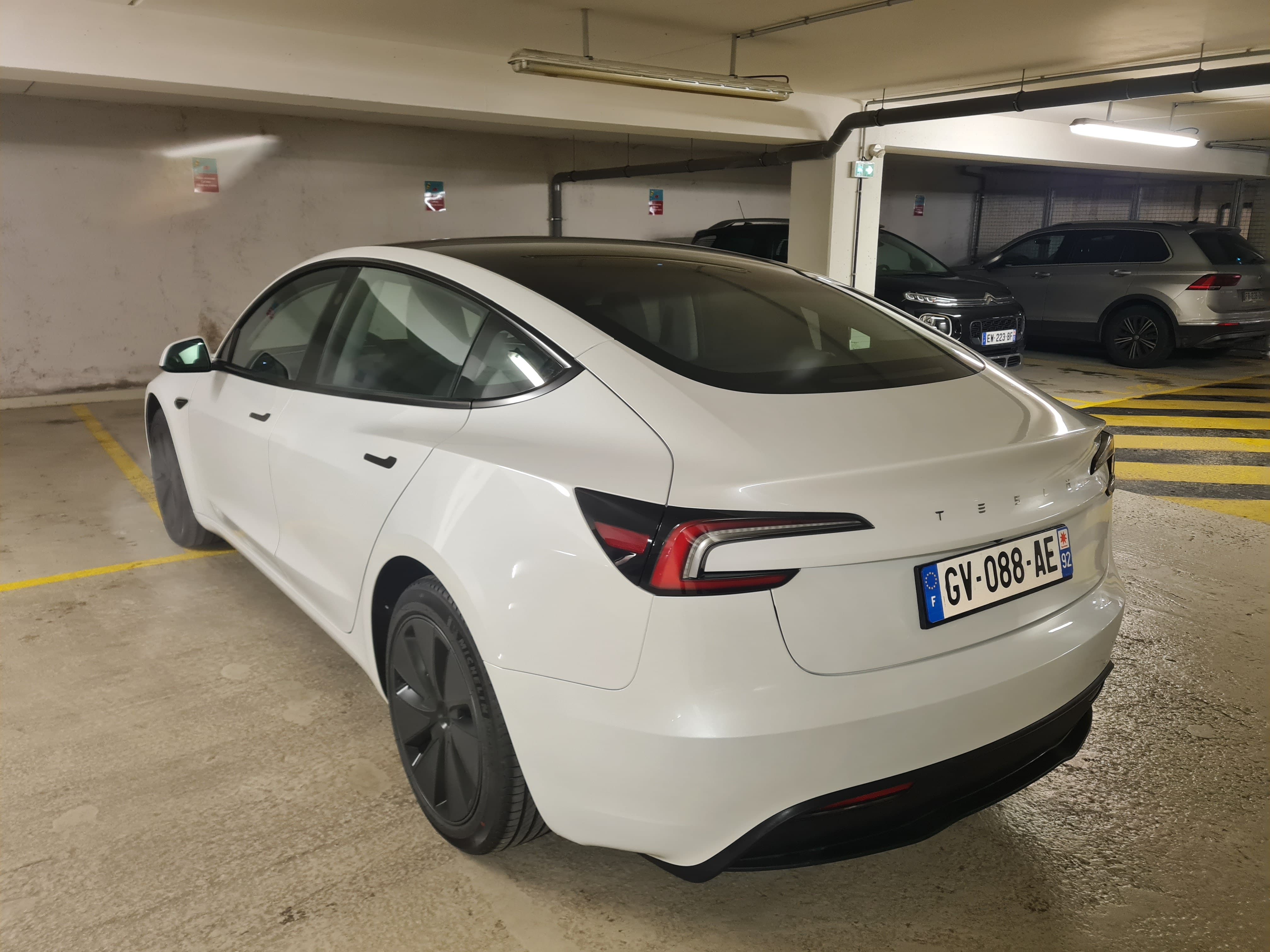 Tesla Model 3 avec Régulateur de vitesse