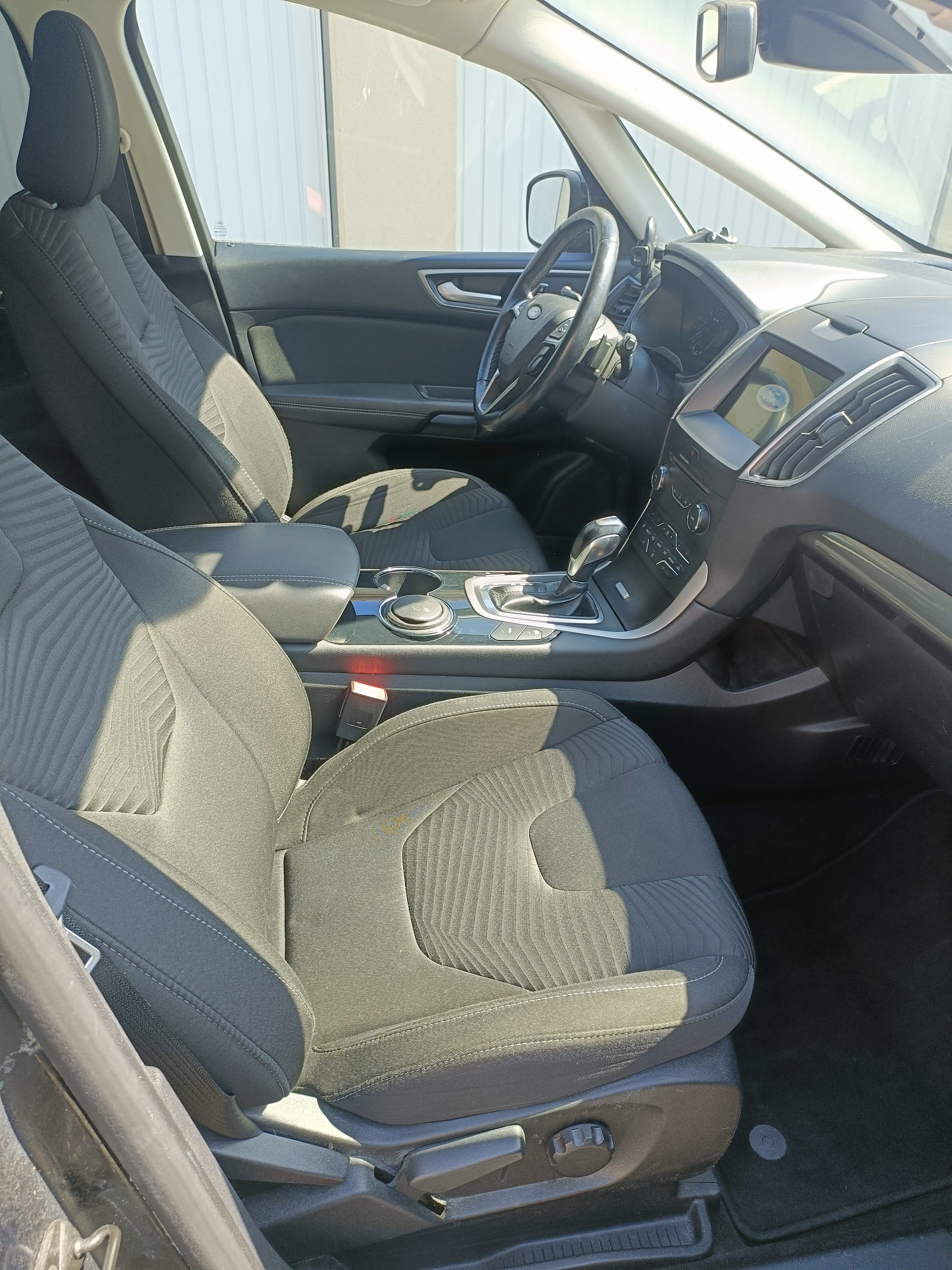 Ford S-Max 2.0 TDCI avec GPS