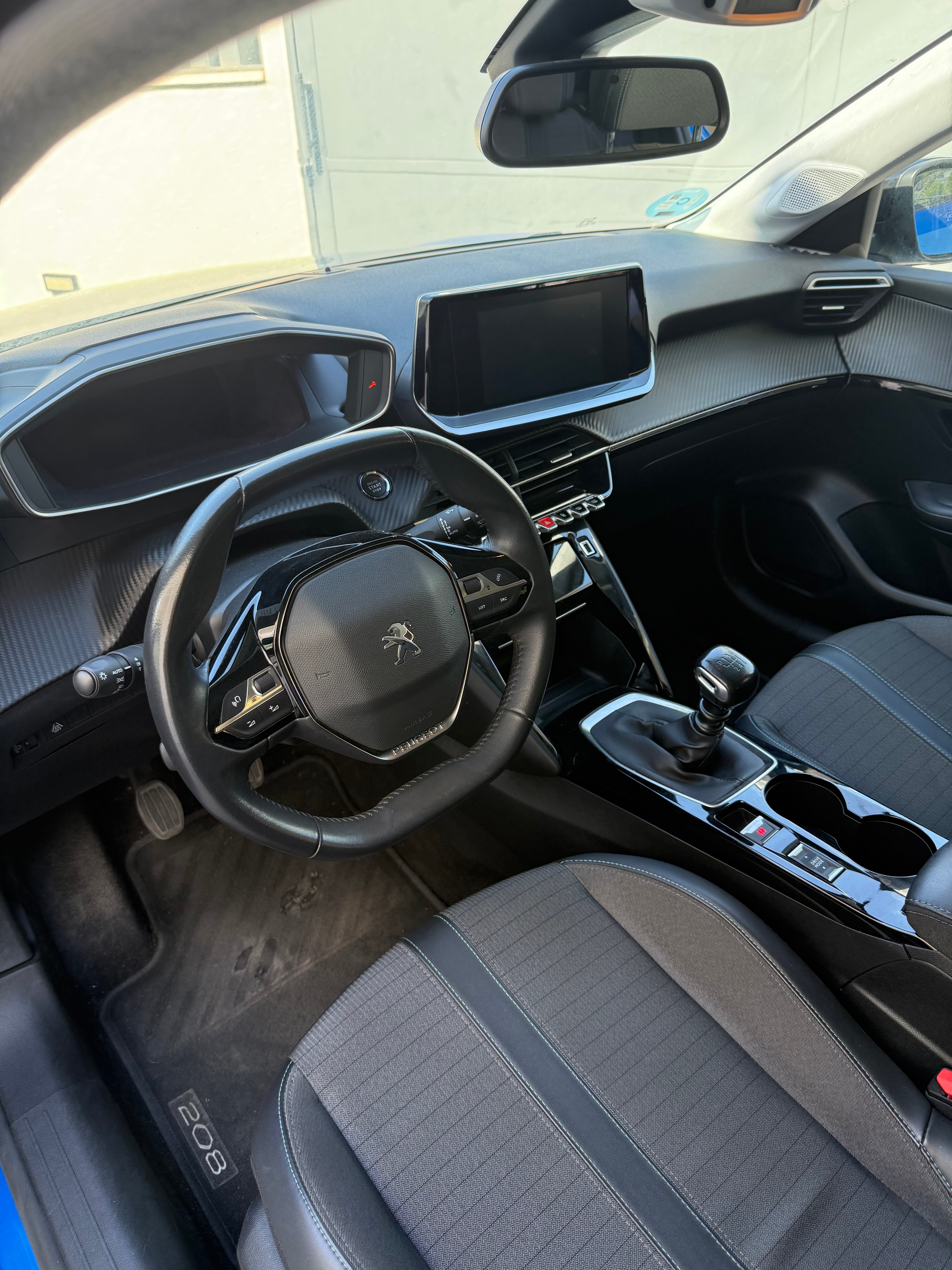 Peugeot 208 con Cámara de marcha atrás