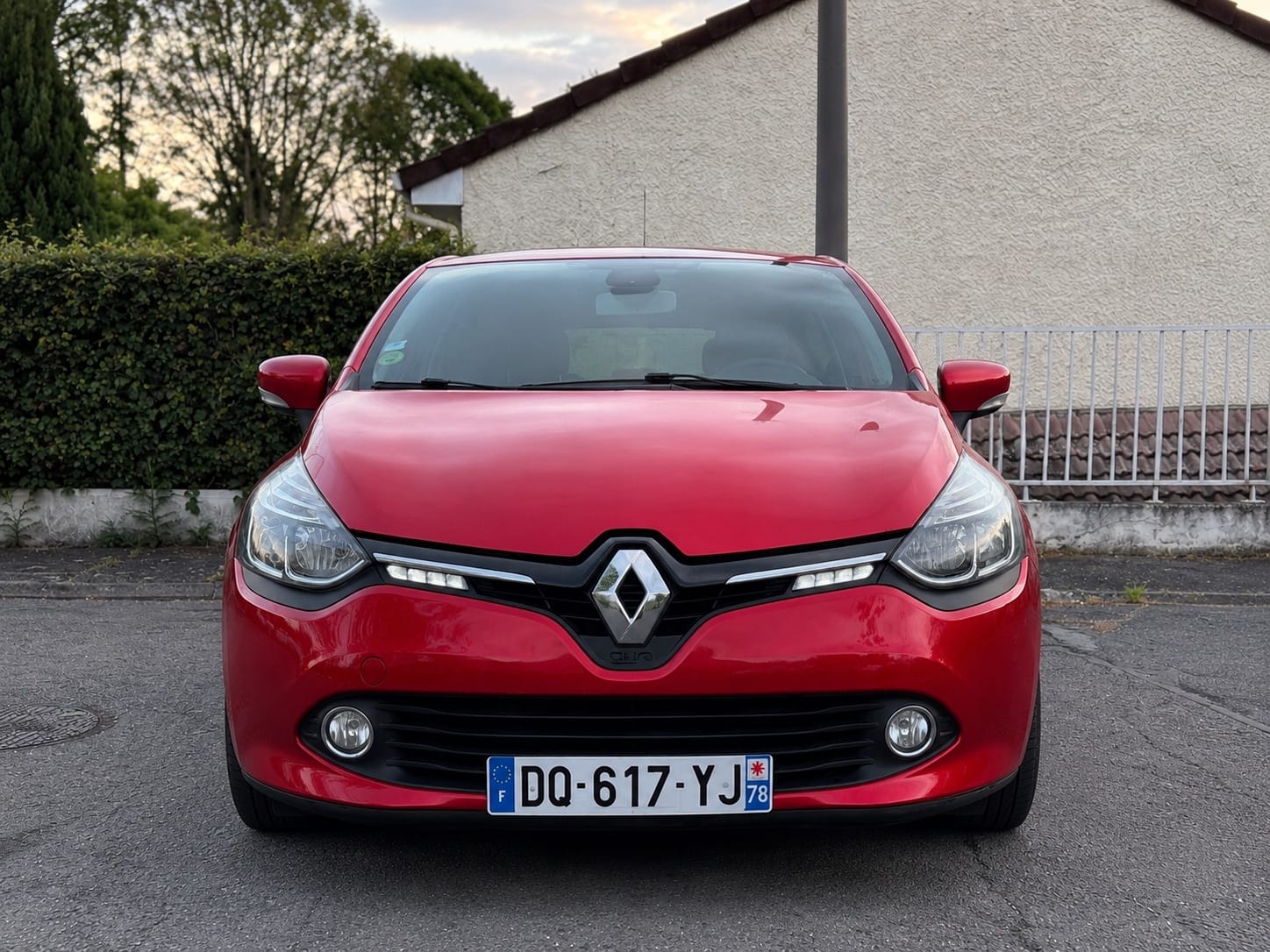 Renault Clio 4 parking métro ivry avec Climatisation