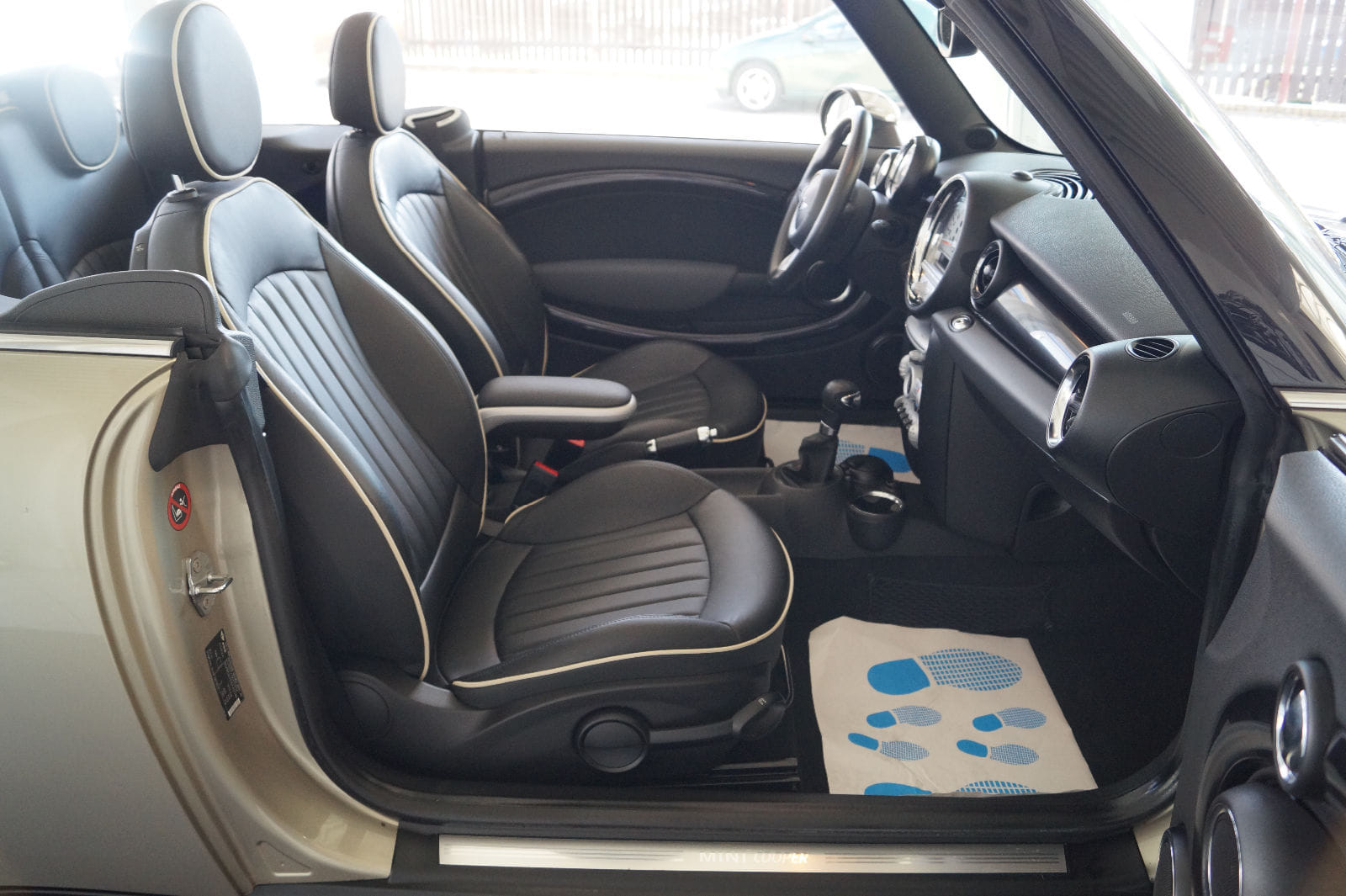 Mini Cabriolet mit Audio-/iPod-Zugang