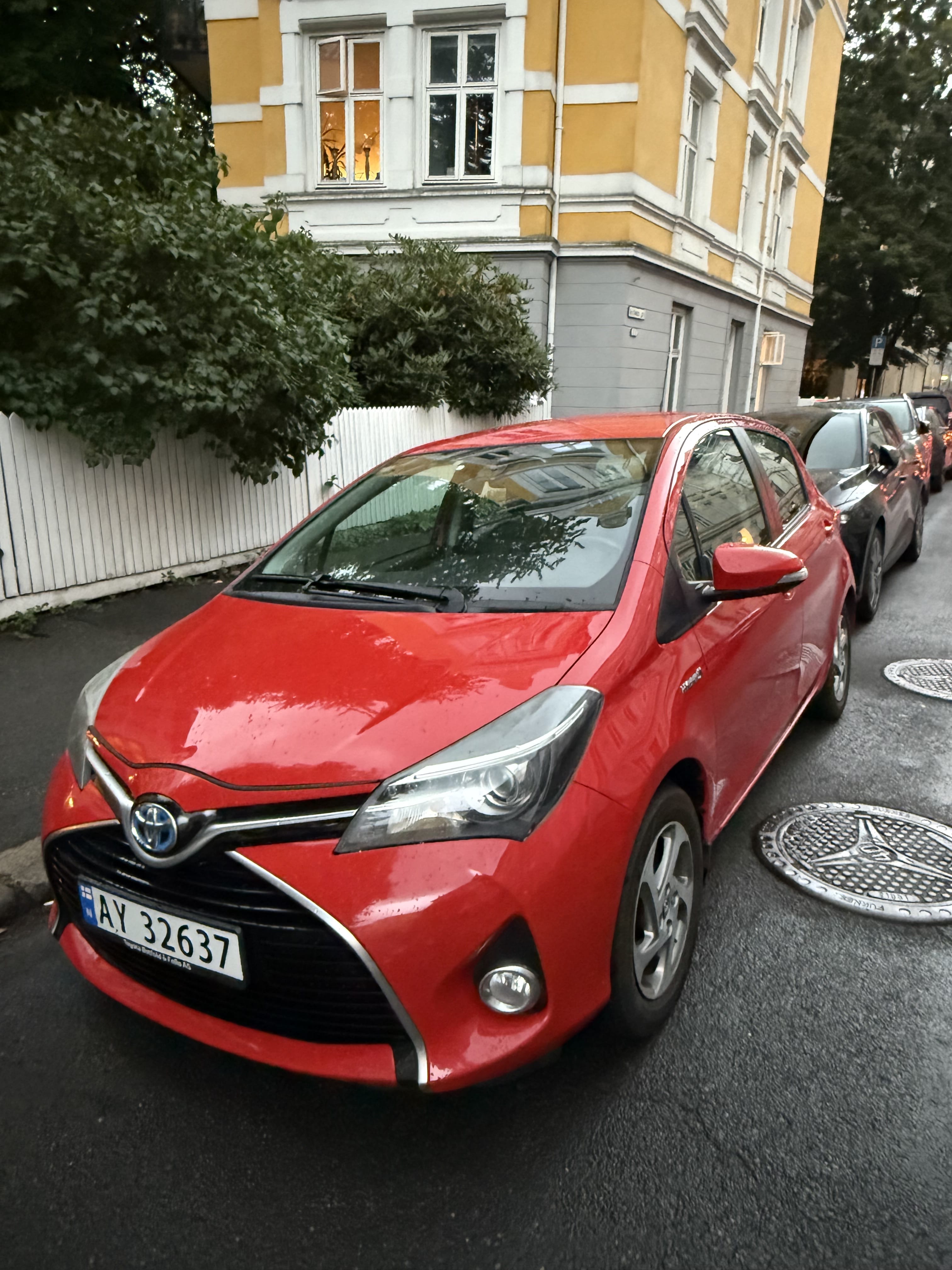 Toyota Yaris Hybrid, 2016, Blyfri 95 / Elektrisk (hybrid), automatisk