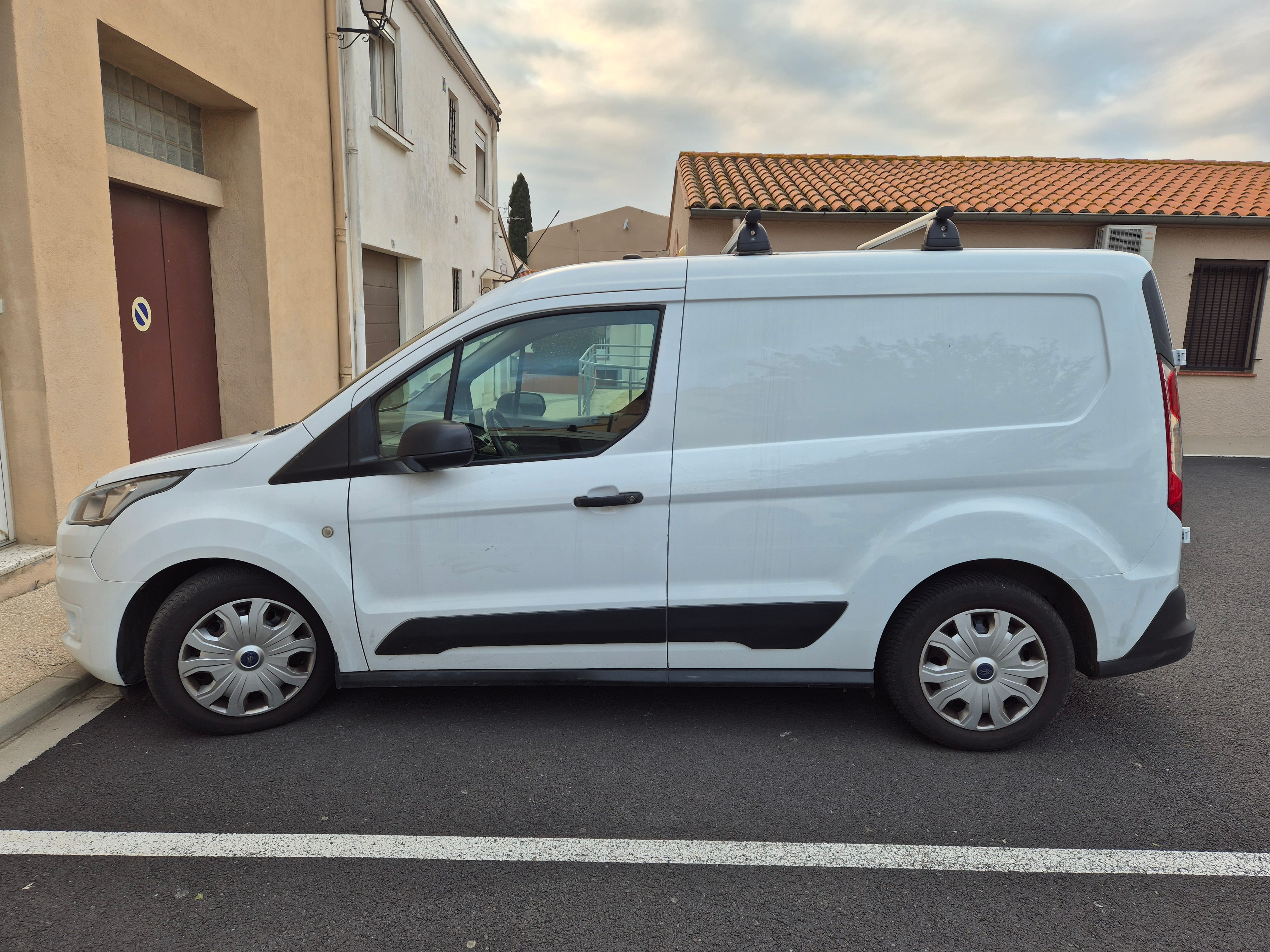Ford Transit Connect avec Climatisation