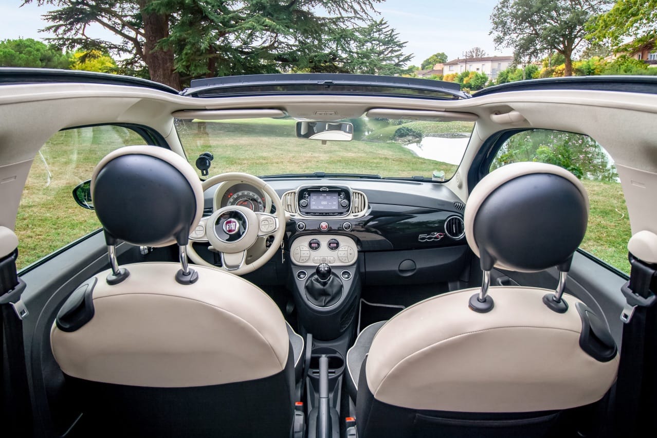 Fiat 500 C Gare ST-Jean  Louez Fiat 500 Cabriolet – Élégance, Maniabilité et Plaisir de Conduite ! avec Entrée audio / iPod