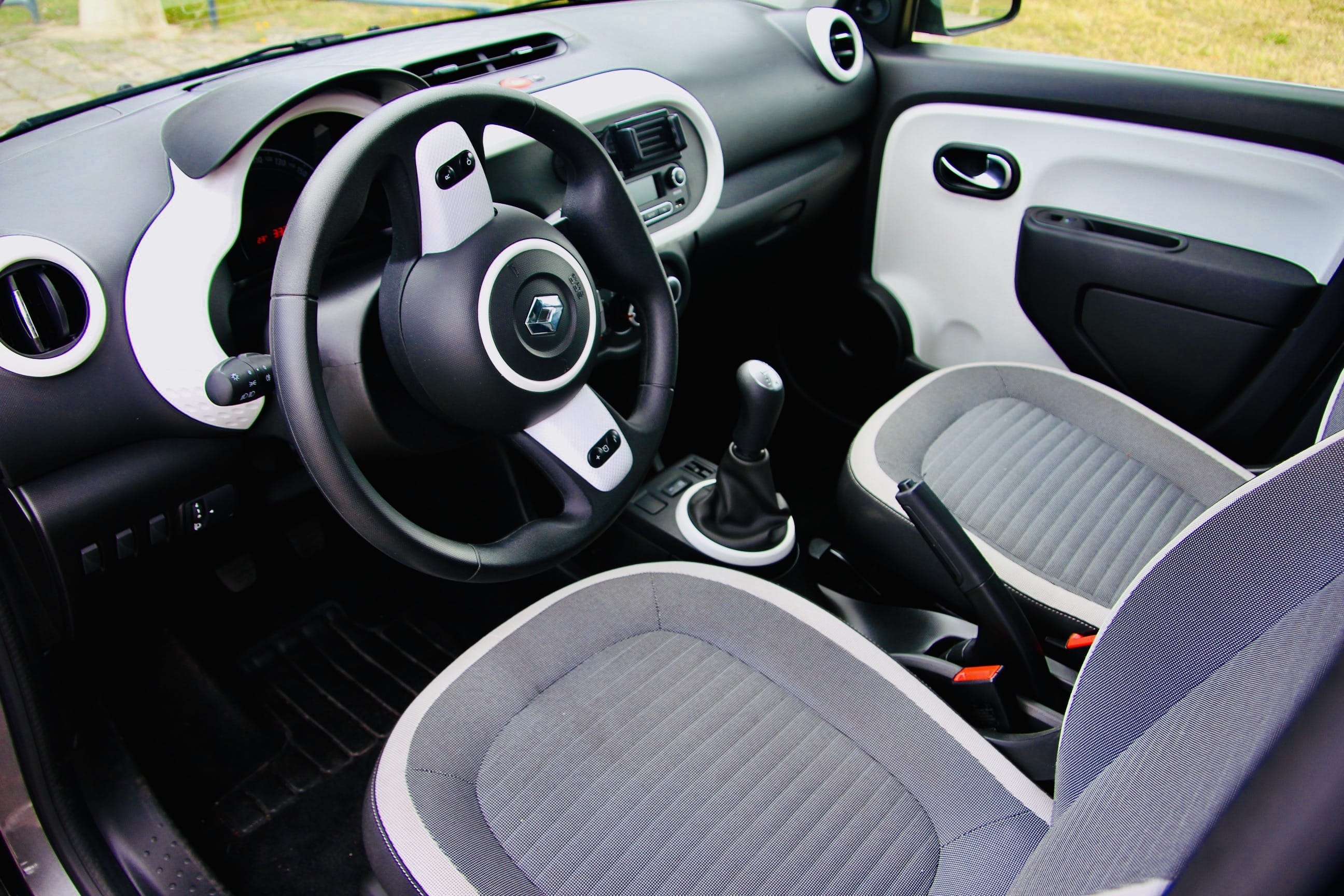 Renault Twingo avec Entrée audio / iPod