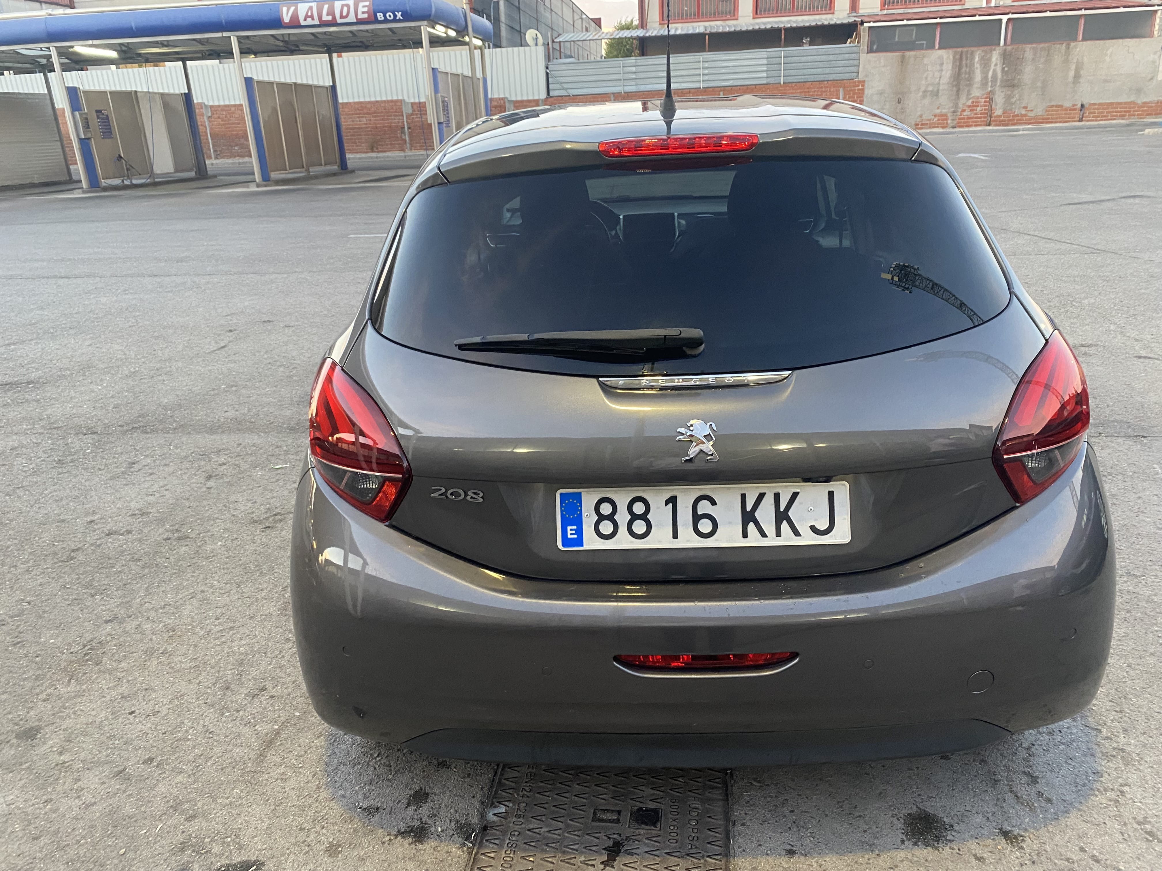 Peugeot 208