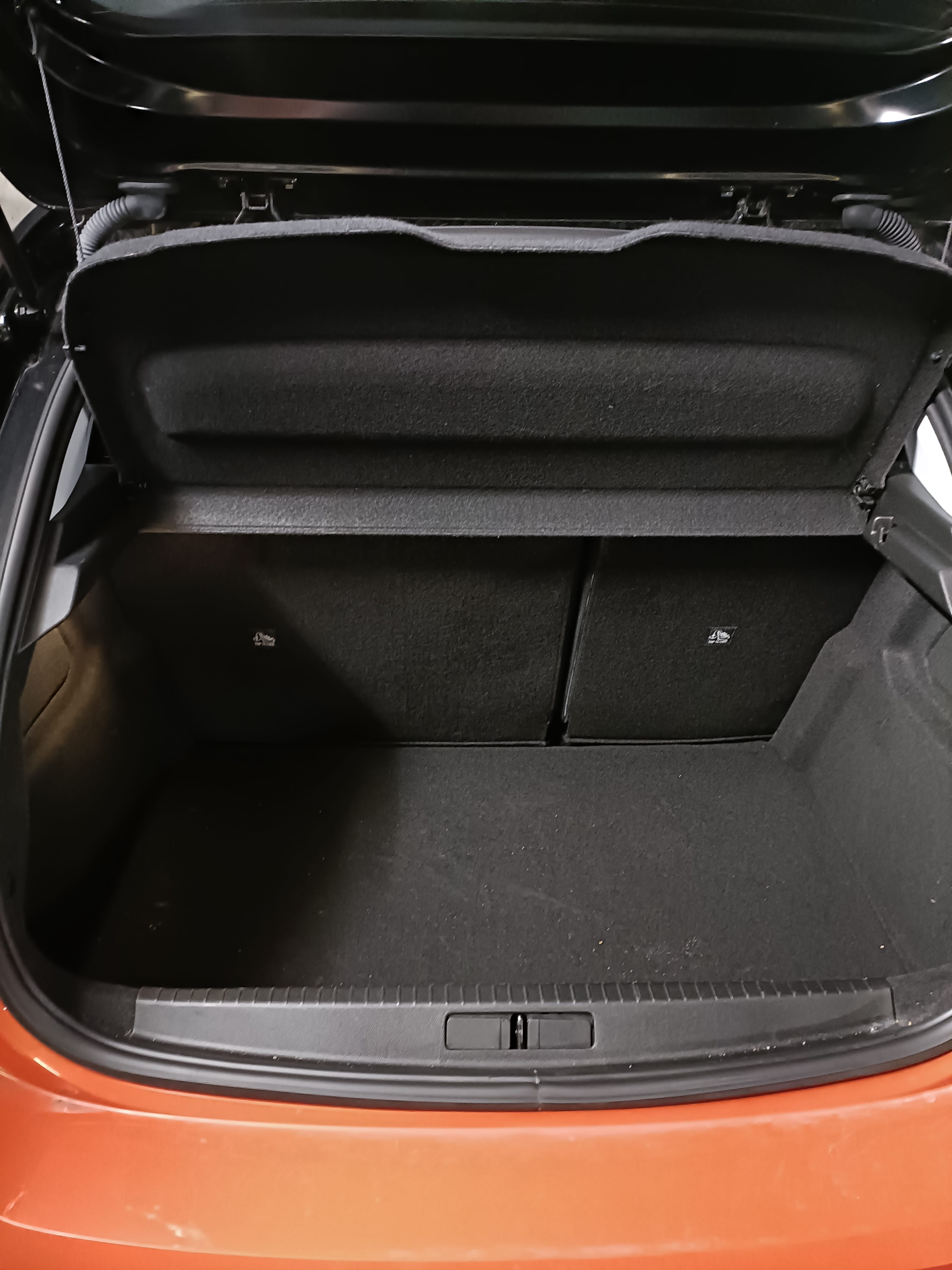 Opel Corsa avec Entrée audio / iPod