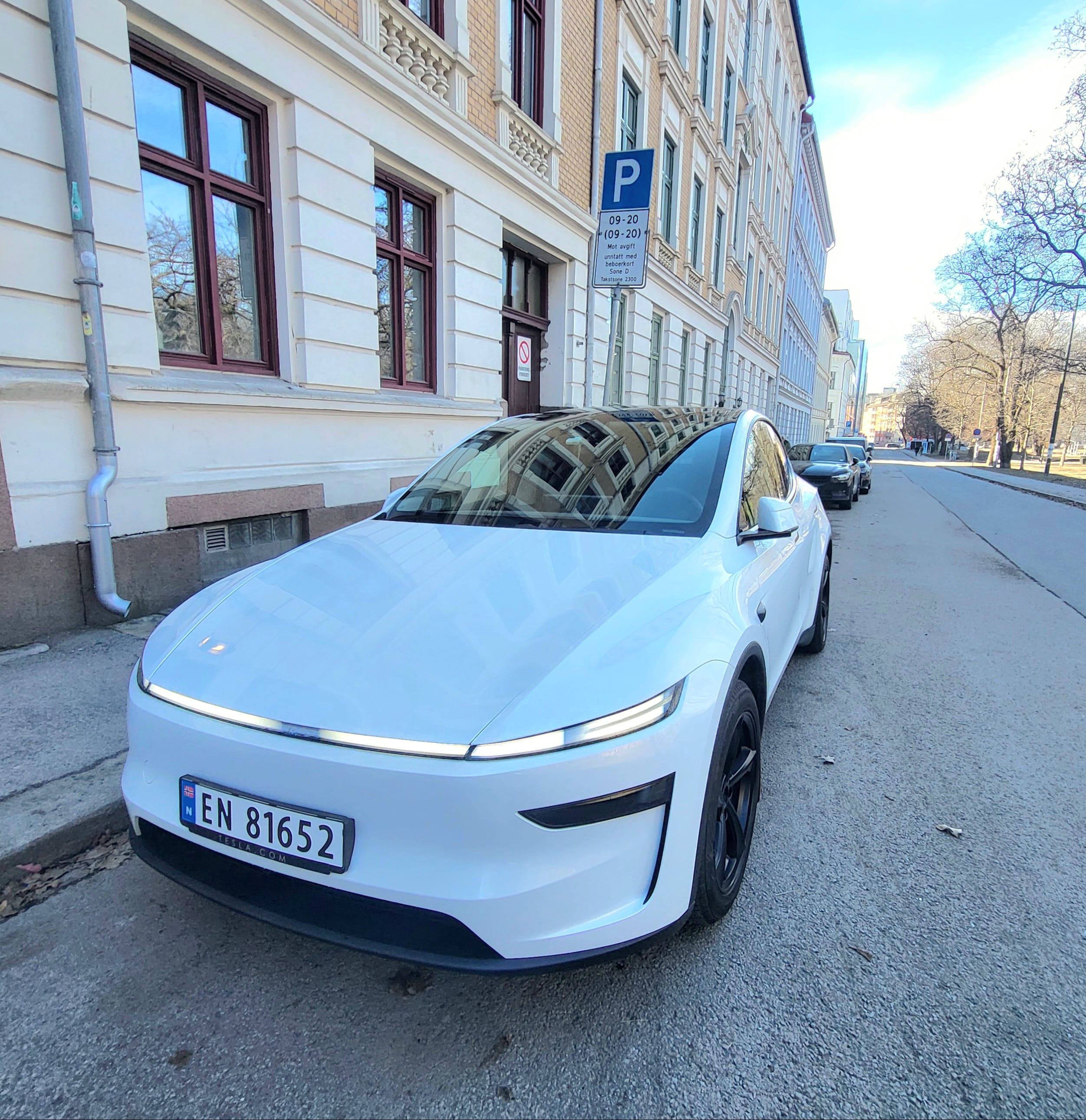 Tesla Model Y Long Range, 2025, Electric, automatic
