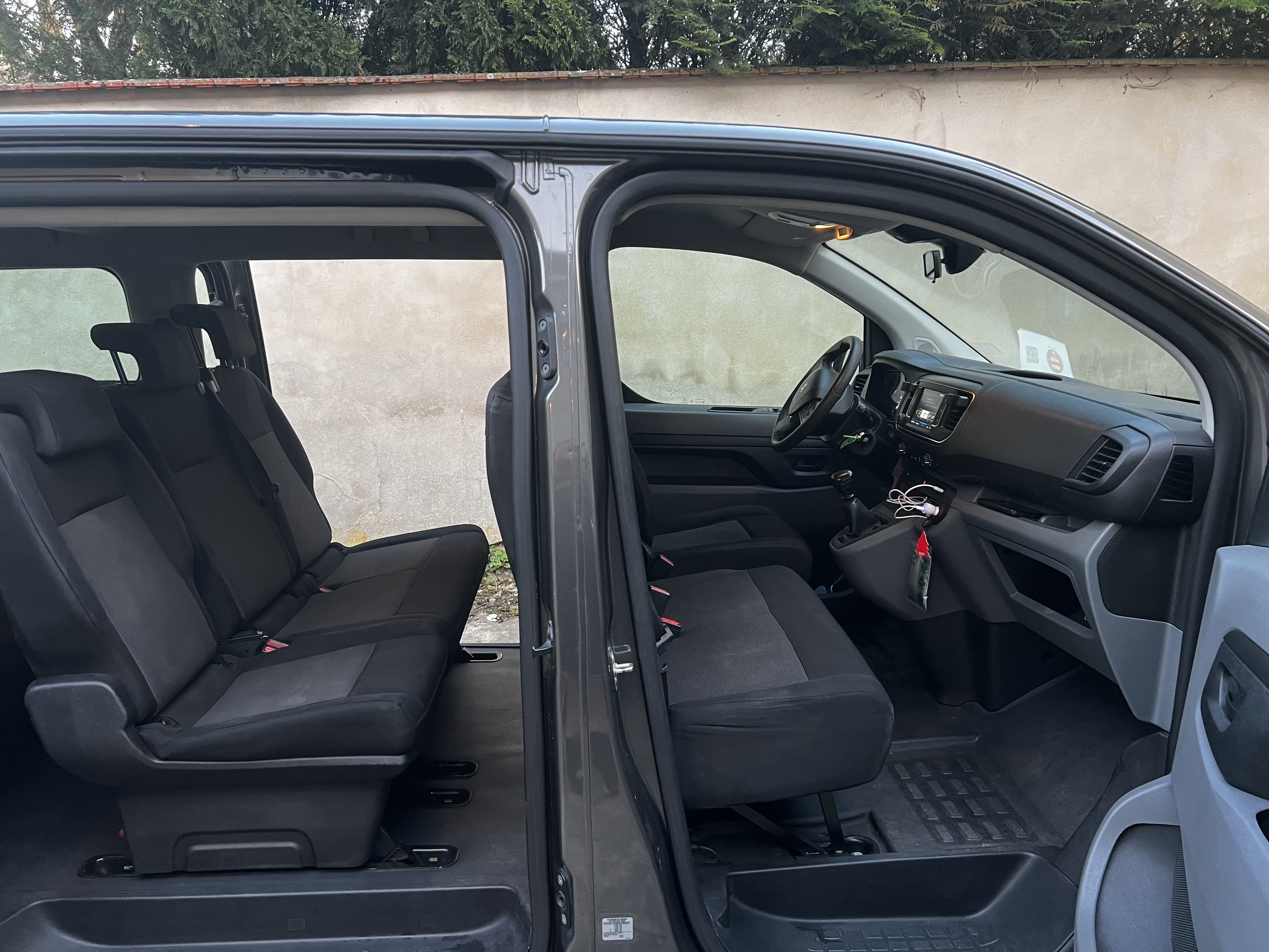 Peugeot Traveller 9 places avec Régulateur de vitesse