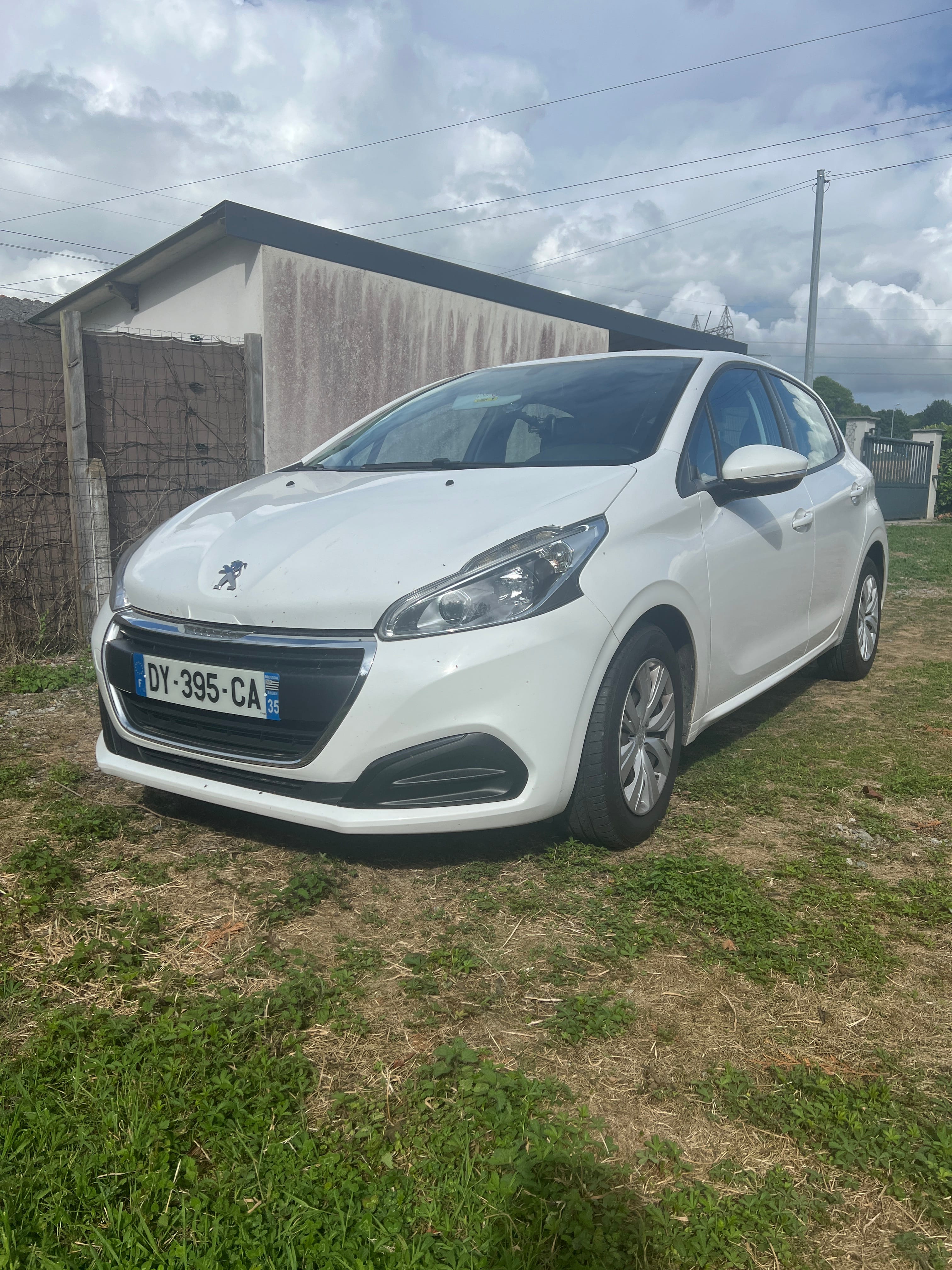 Peugeot 208, 2015, Essence 95