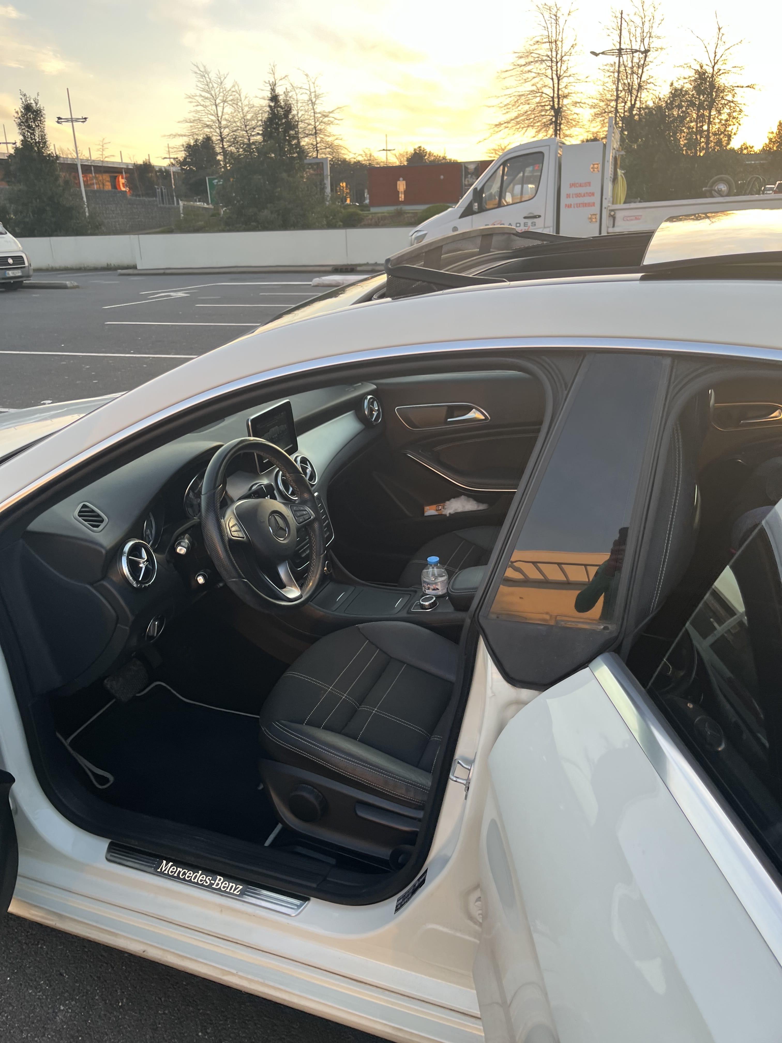 Mercedes-Benz CLA 200 avec Caméra de recul
