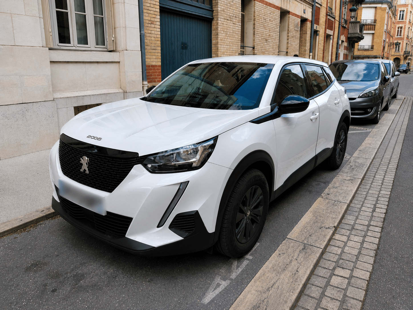 Peugeot 2008, 2022, Essence 95