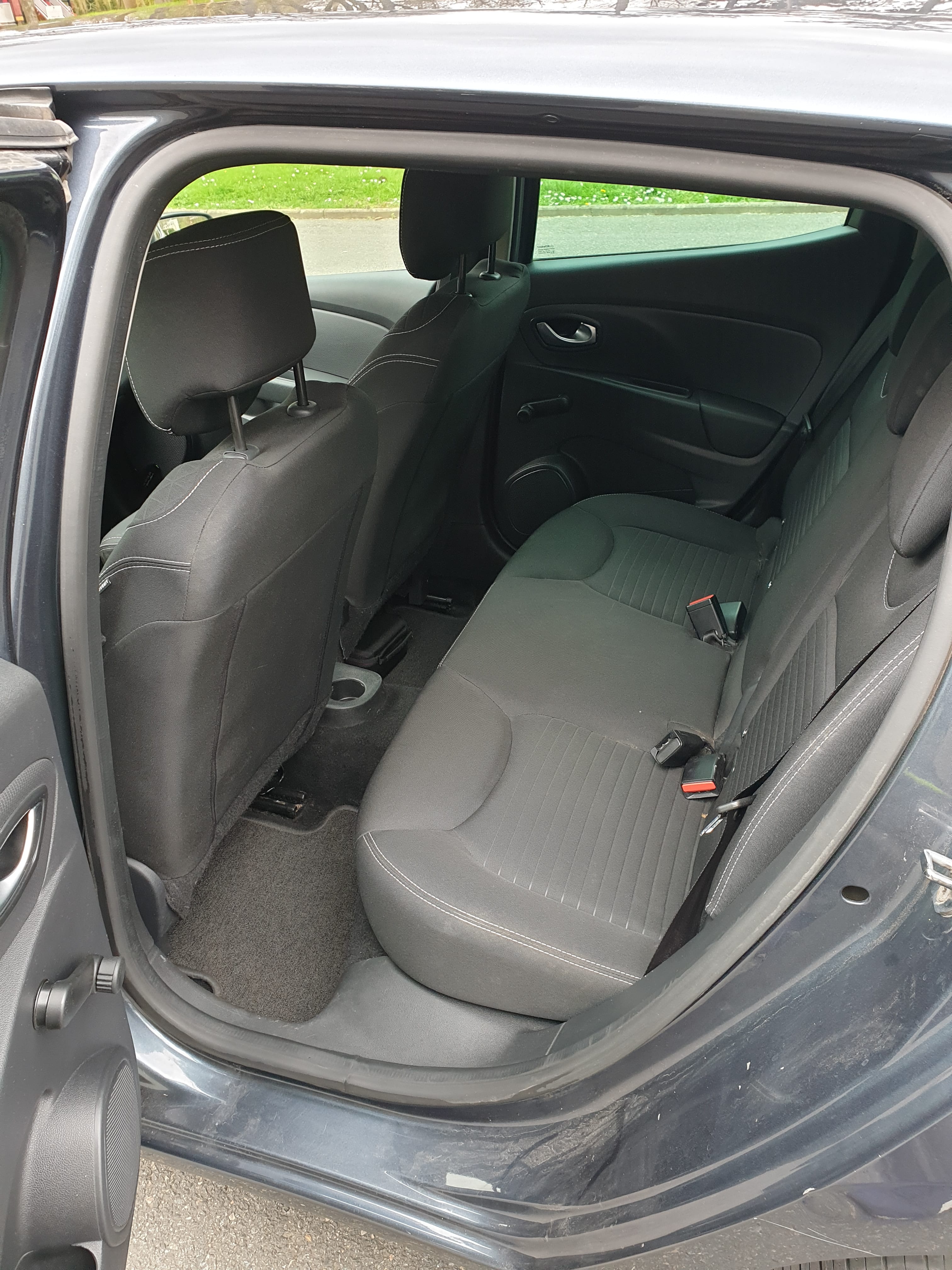 Renault Clio avec Autoradio